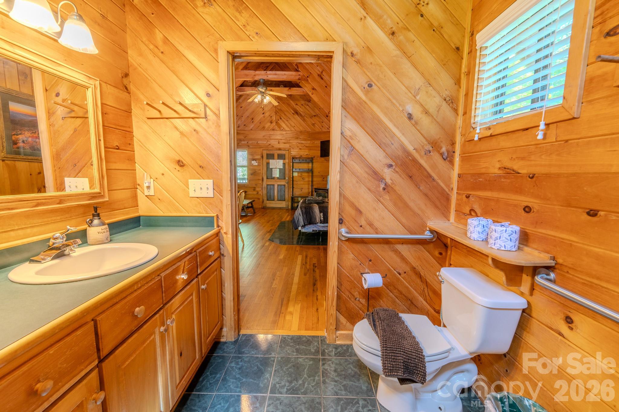 49 Creekside Loop — Spruce Pine