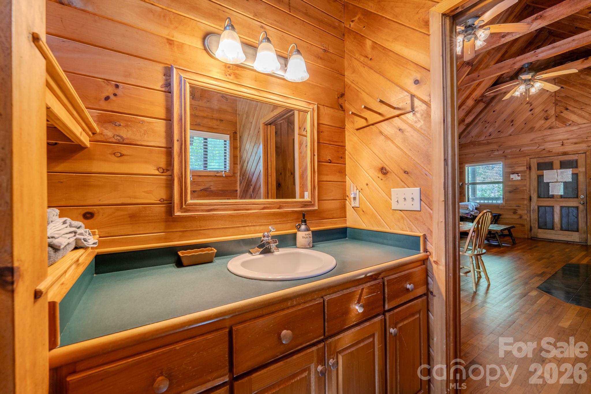 49 Creekside Loop — Spruce Pine