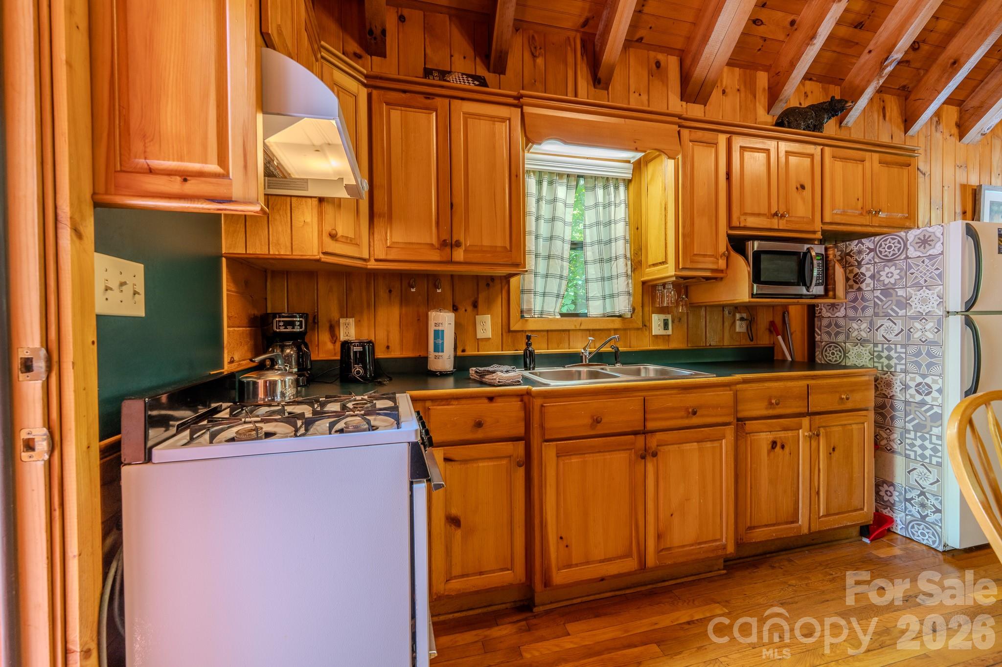 49 Creekside Loop — Spruce Pine