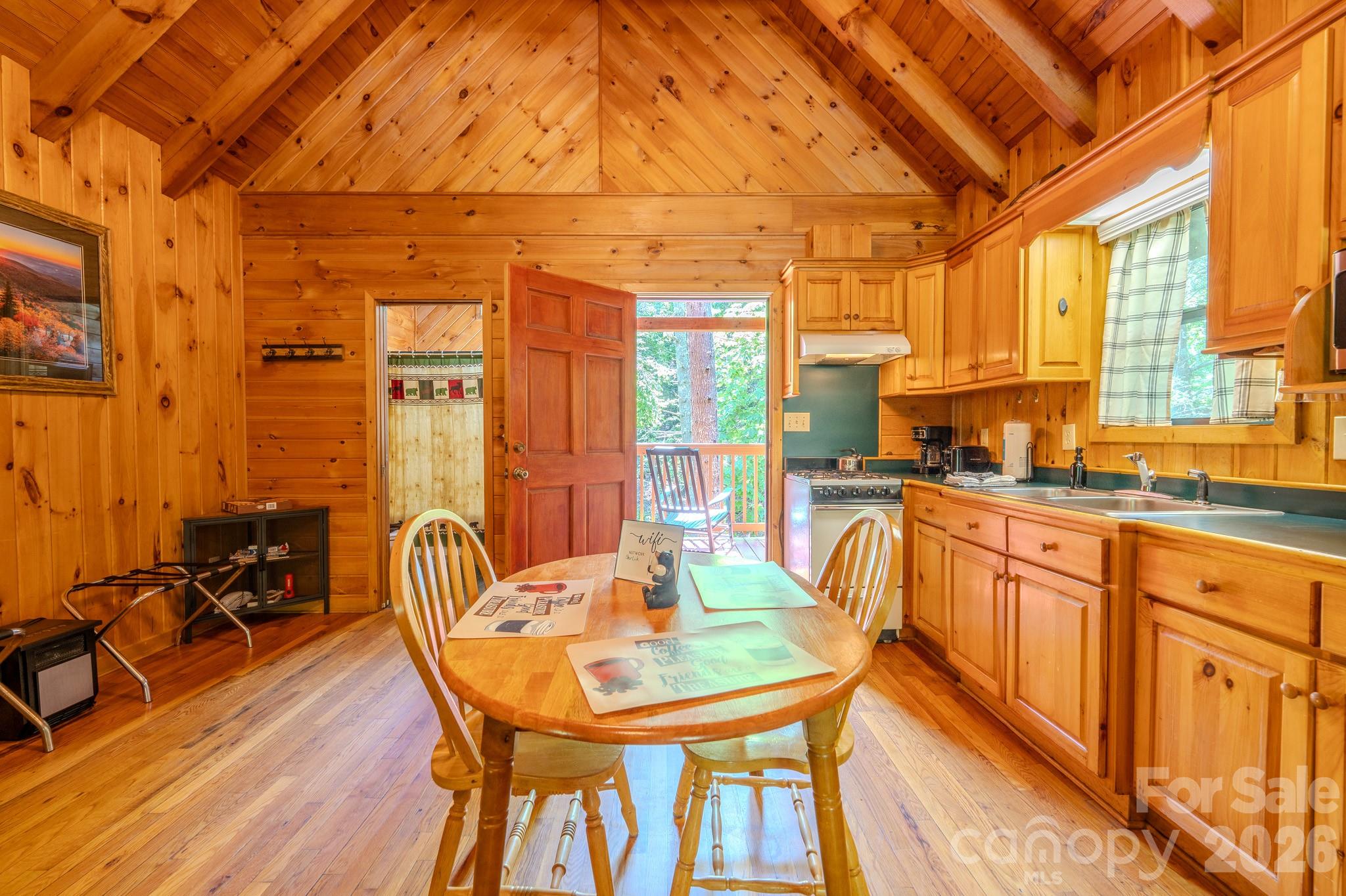 49 Creekside Loop — Spruce Pine
