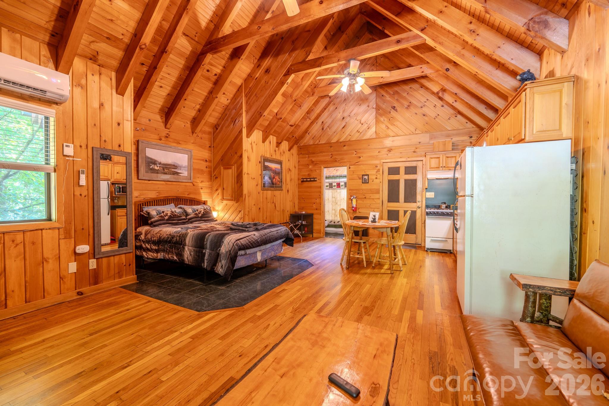 49 Creekside Loop — Spruce Pine