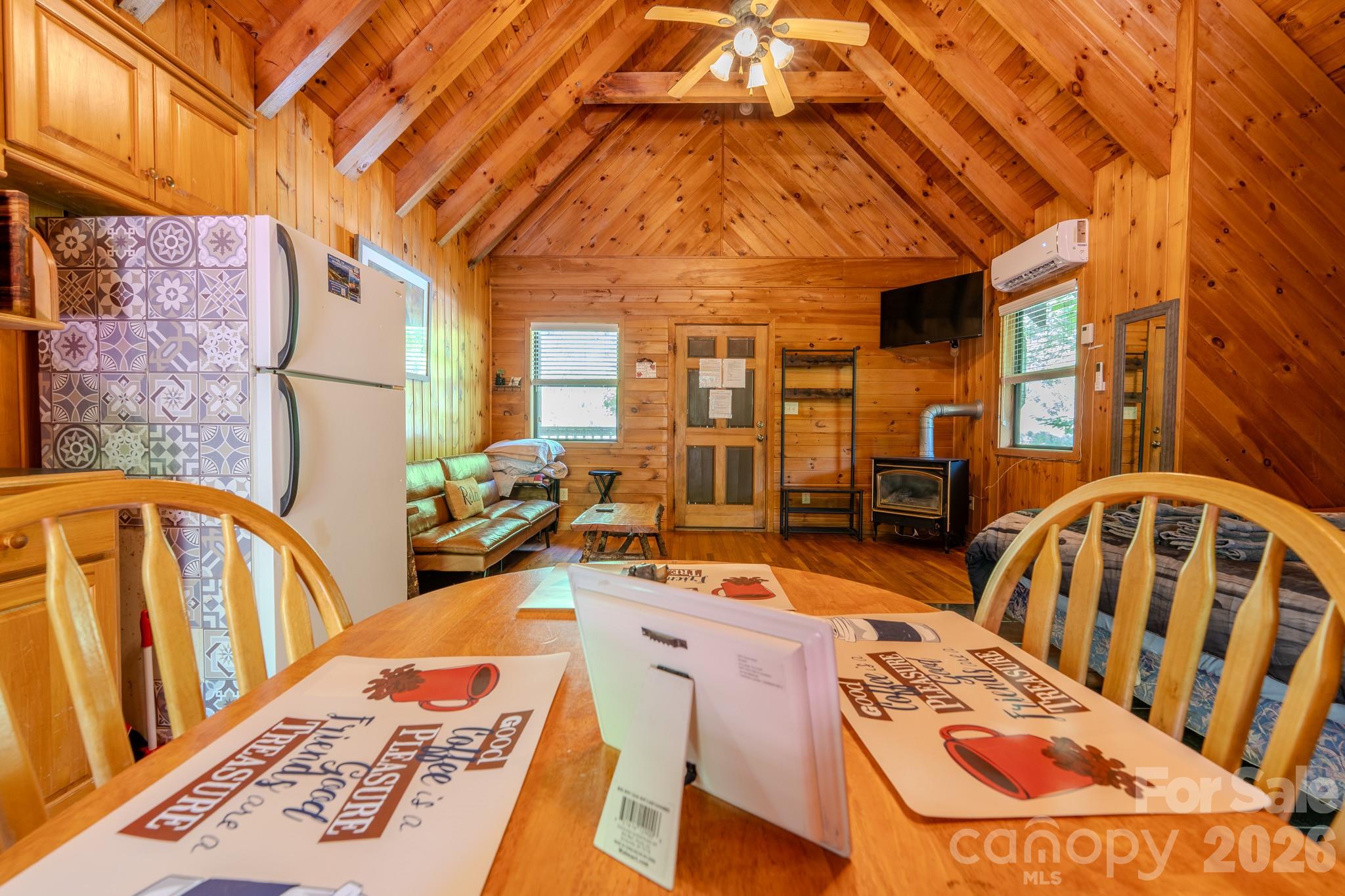 49 Creekside Loop — Spruce Pine