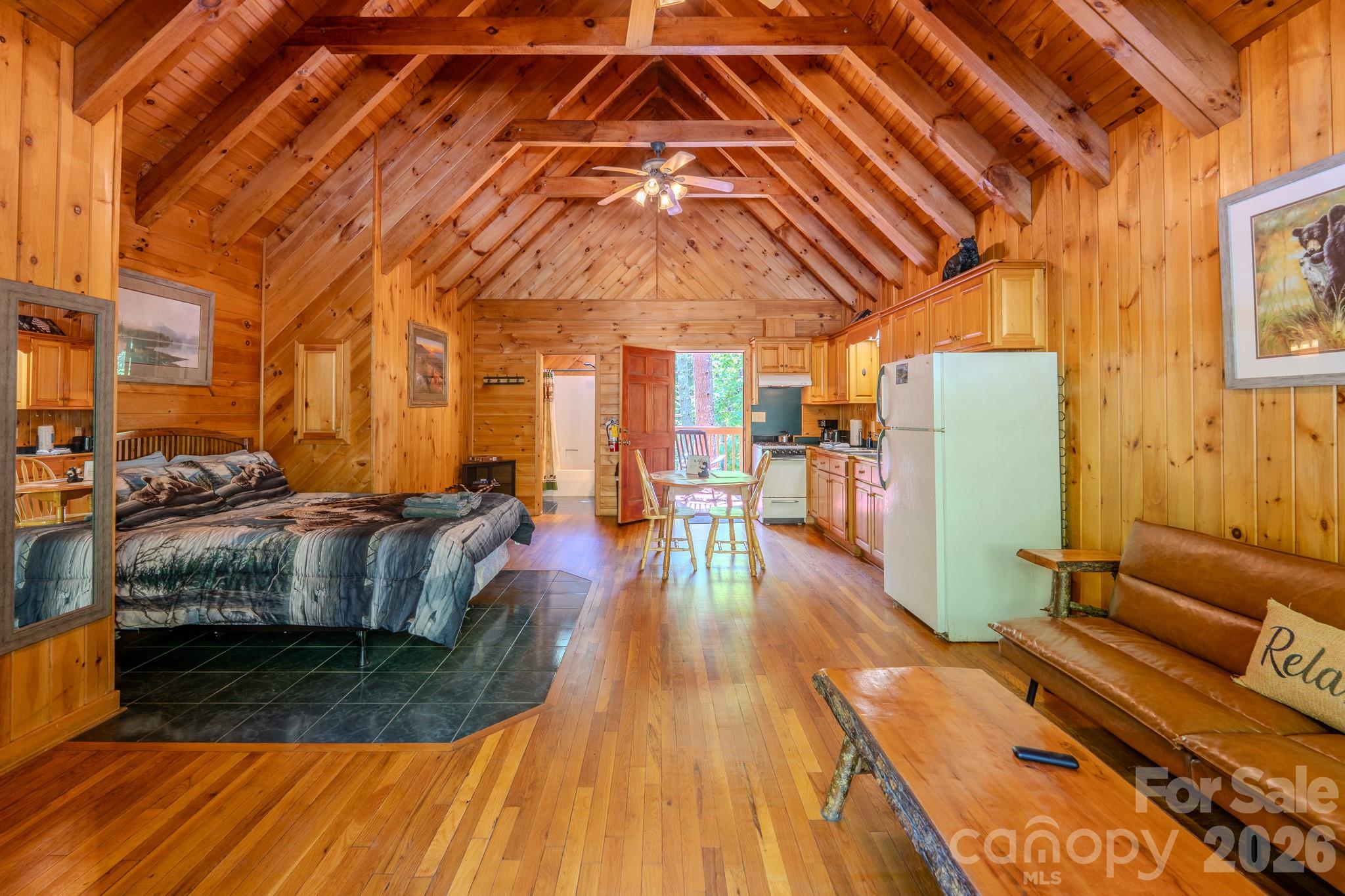 49 Creekside Loop — Spruce Pine