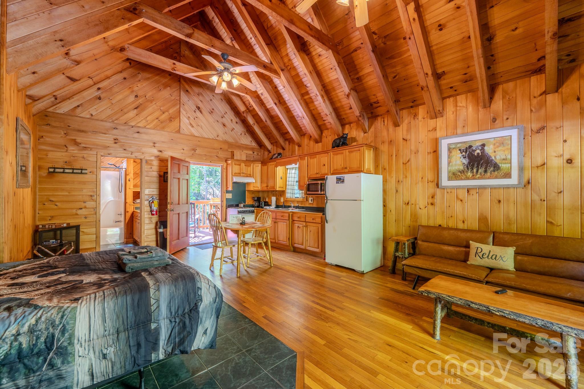49 Creekside Loop — Spruce Pine