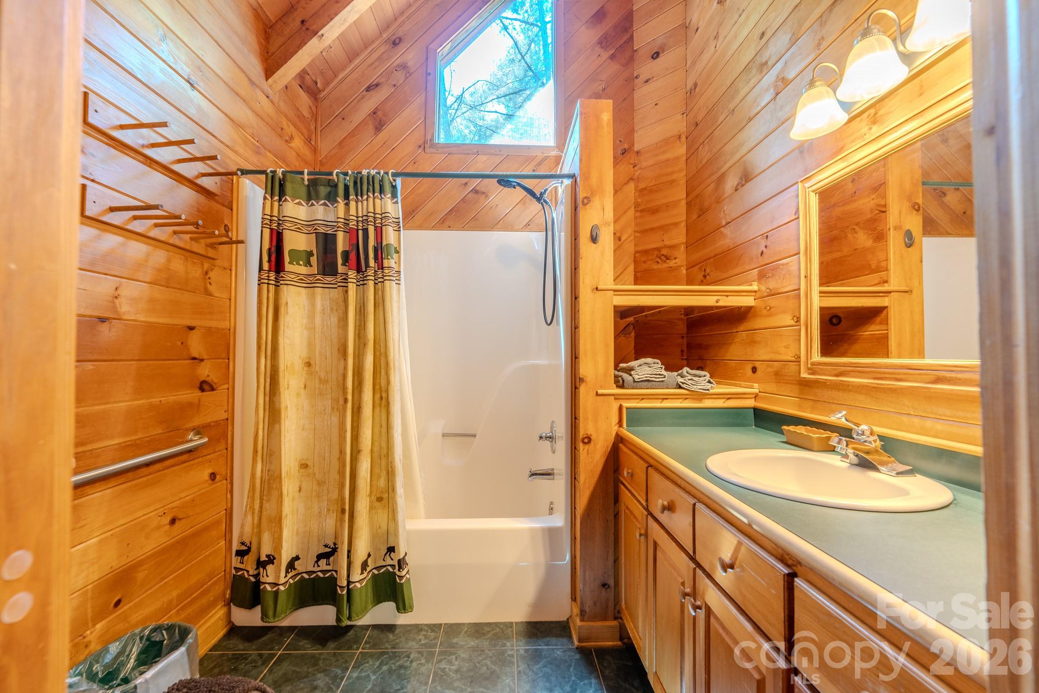 49 Creekside Loop — Spruce Pine