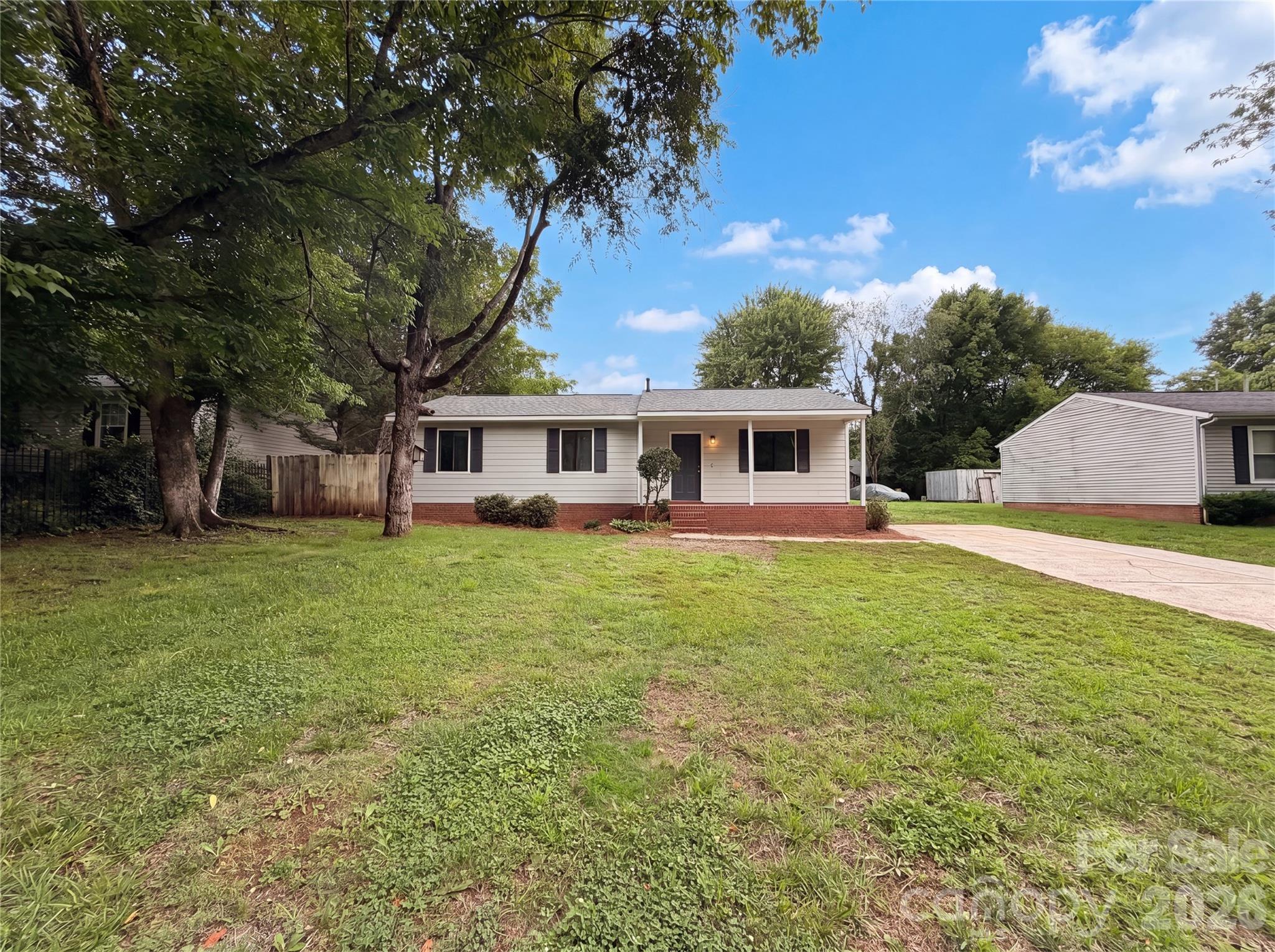 10015 Garth Wood Road — Charlotte
