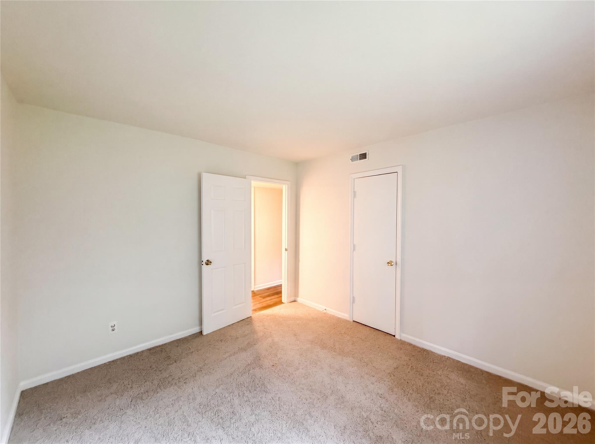 10015 Garth Wood Road — Charlotte