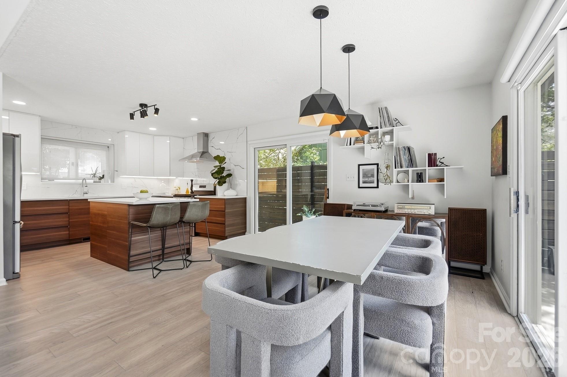 31002 Executive Point — Tega Cay