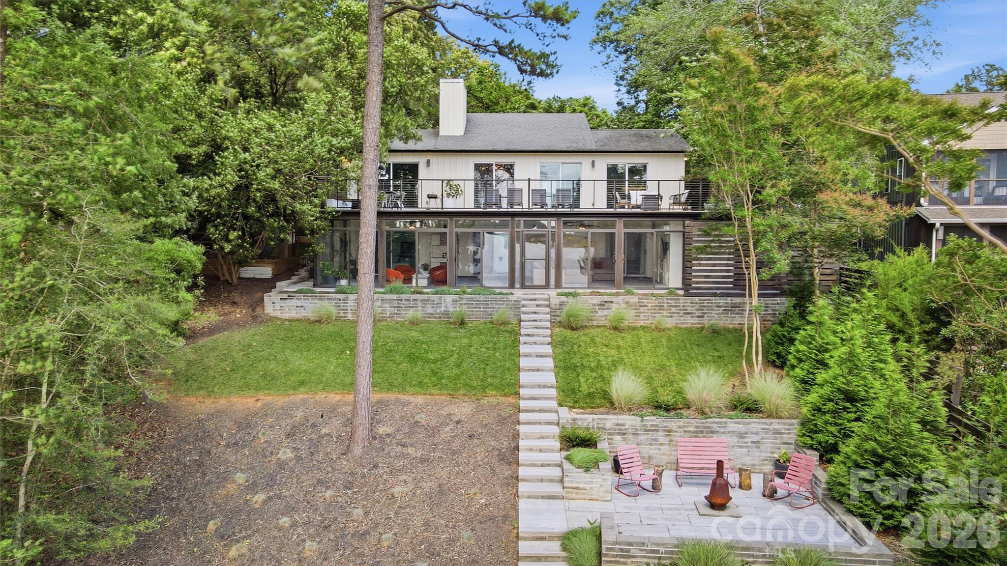 31002 Executive Point — Tega Cay