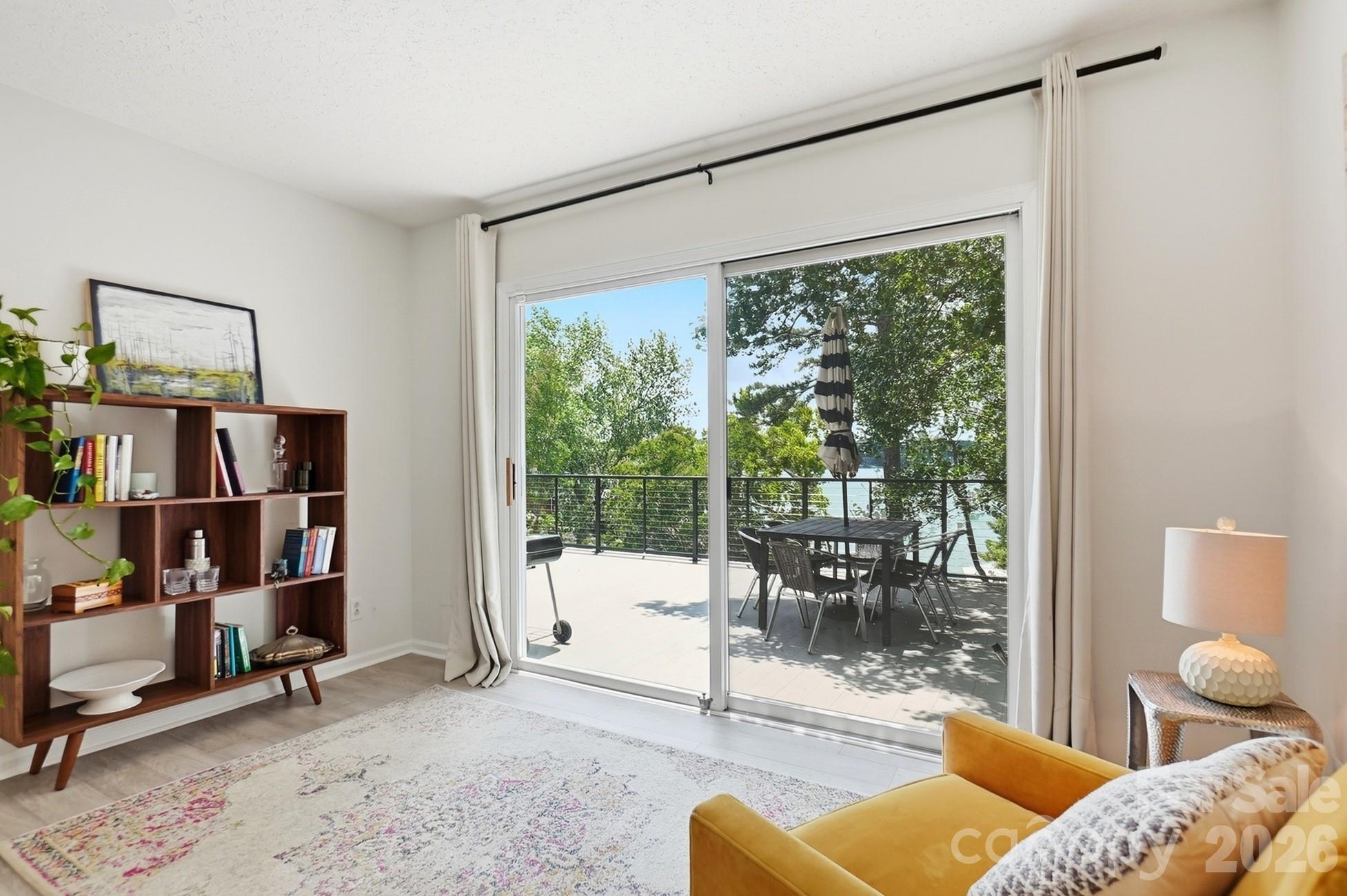 31002 Executive Point — Tega Cay