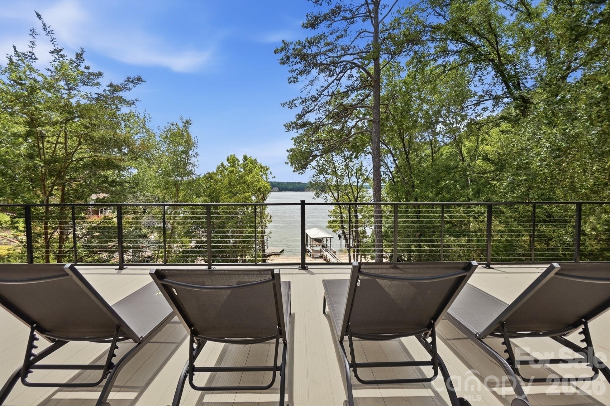 31002 Executive Point — Tega Cay