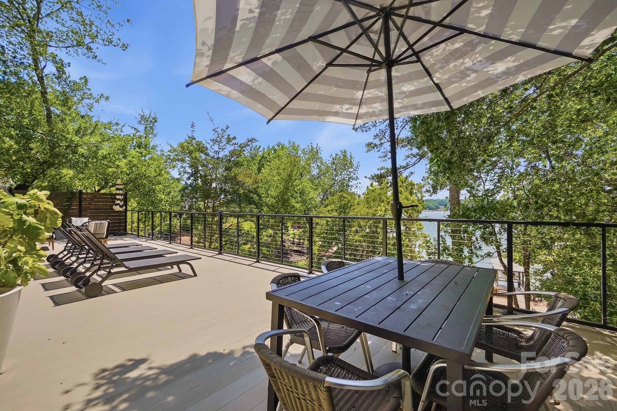 31002 Executive Point — Tega Cay