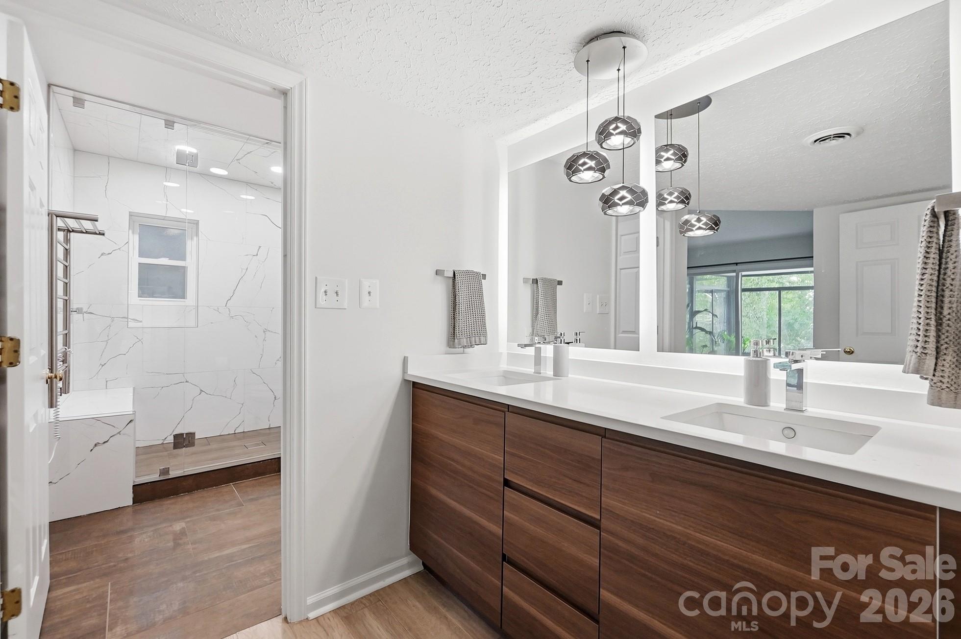 31002 Executive Point — Tega Cay