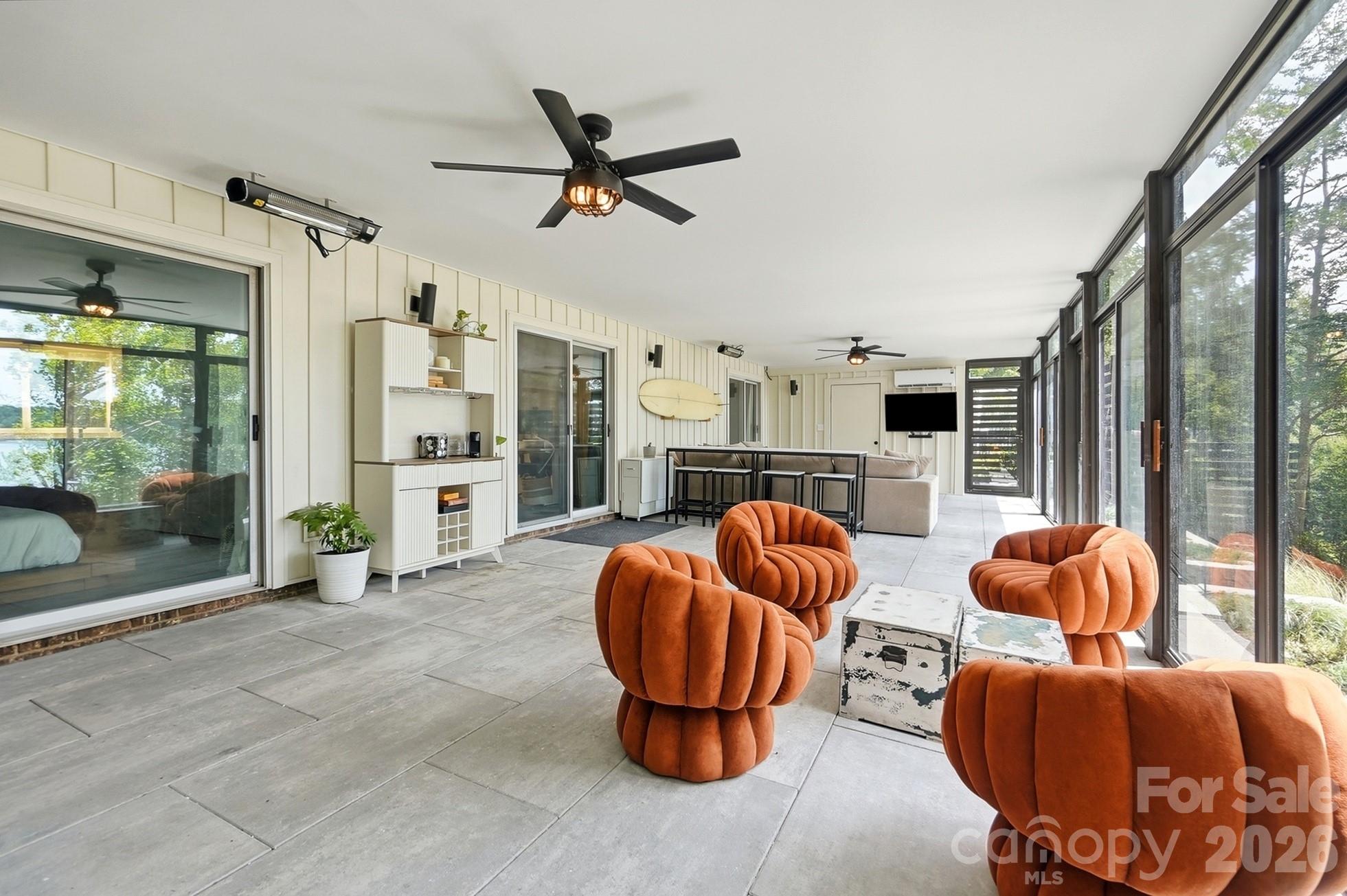 31002 Executive Point — Tega Cay