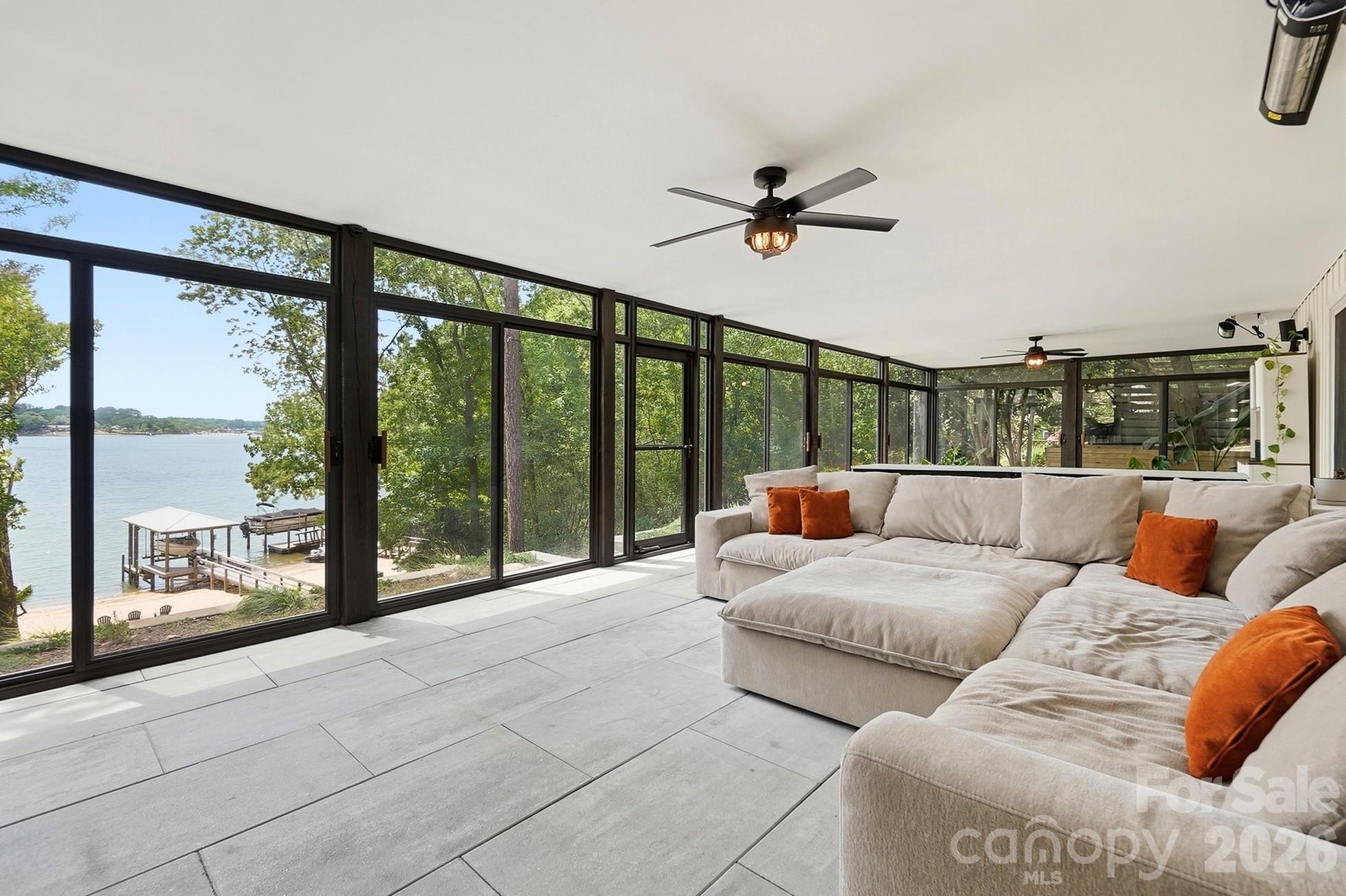 31002 Executive Point — Tega Cay