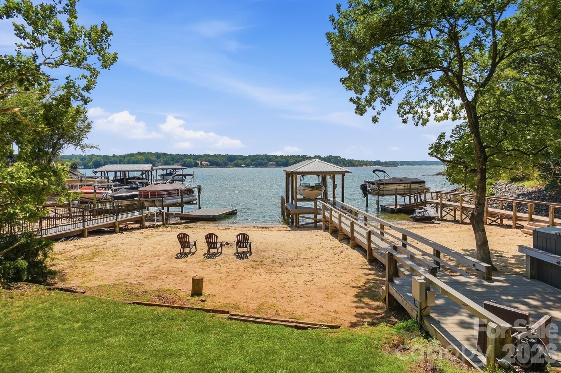 31002 Executive Point — Tega Cay