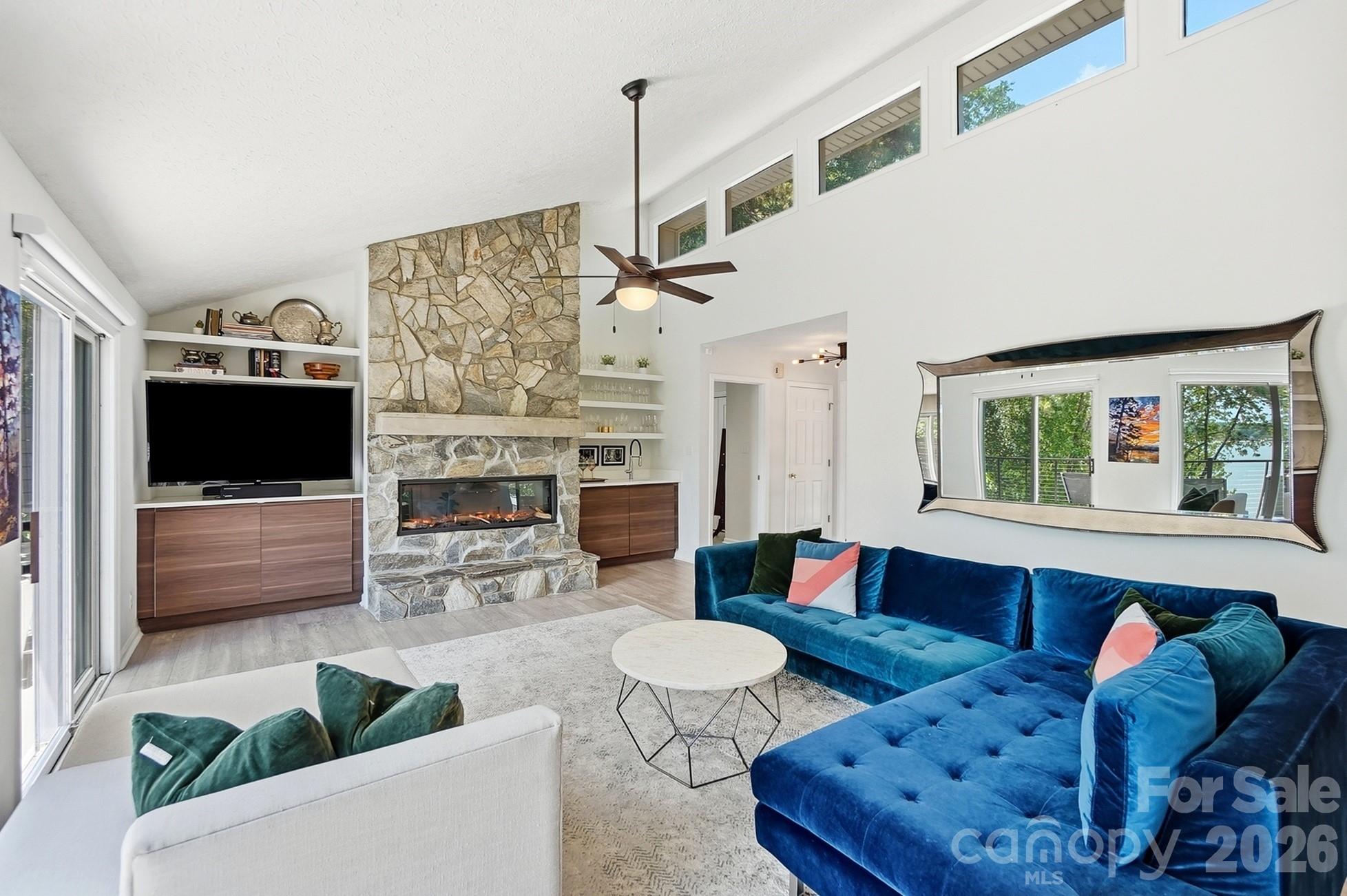 31002 Executive Point — Tega Cay