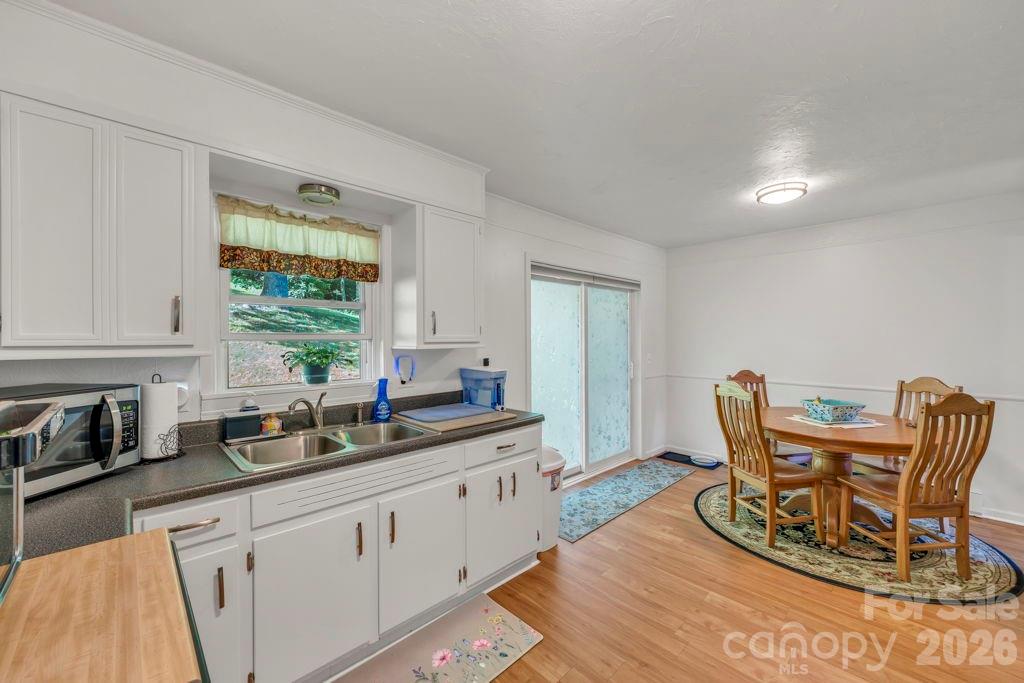 644 Valley Road — Spruce Pine