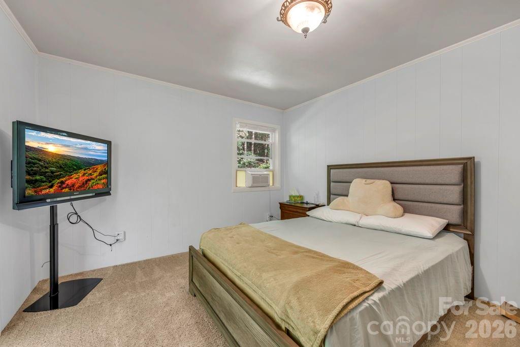 644 Valley Road — Spruce Pine