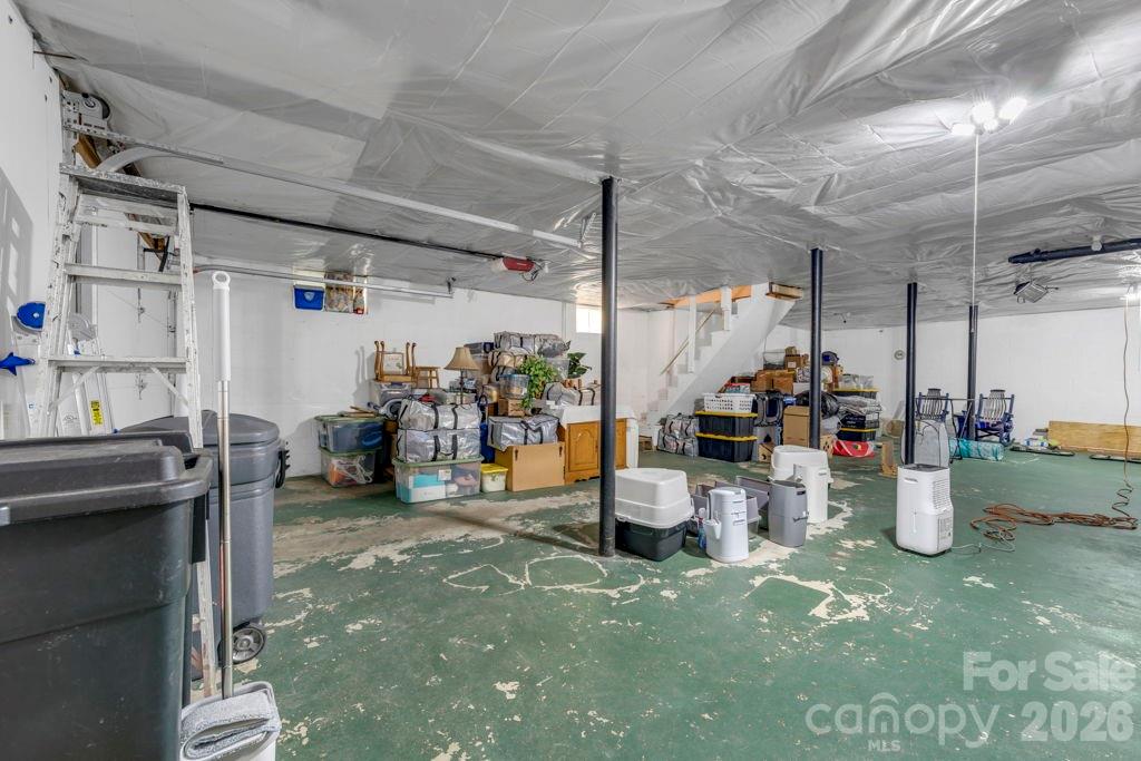 644 Valley Road — Spruce Pine