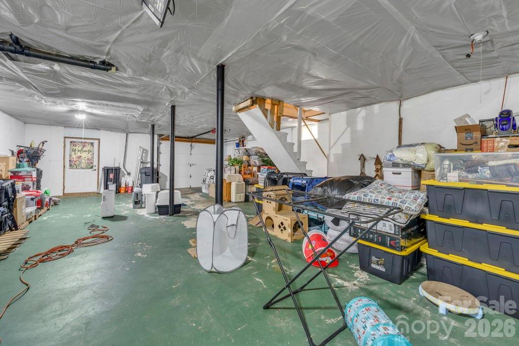 644 Valley Road — Spruce Pine