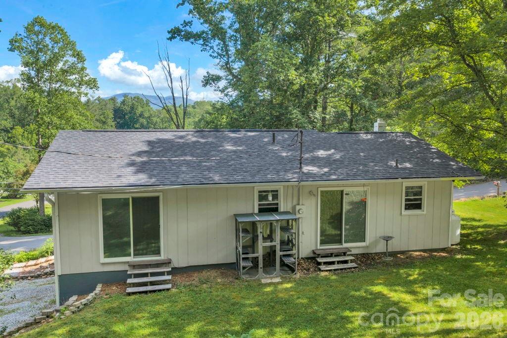644 Valley Road — Spruce Pine