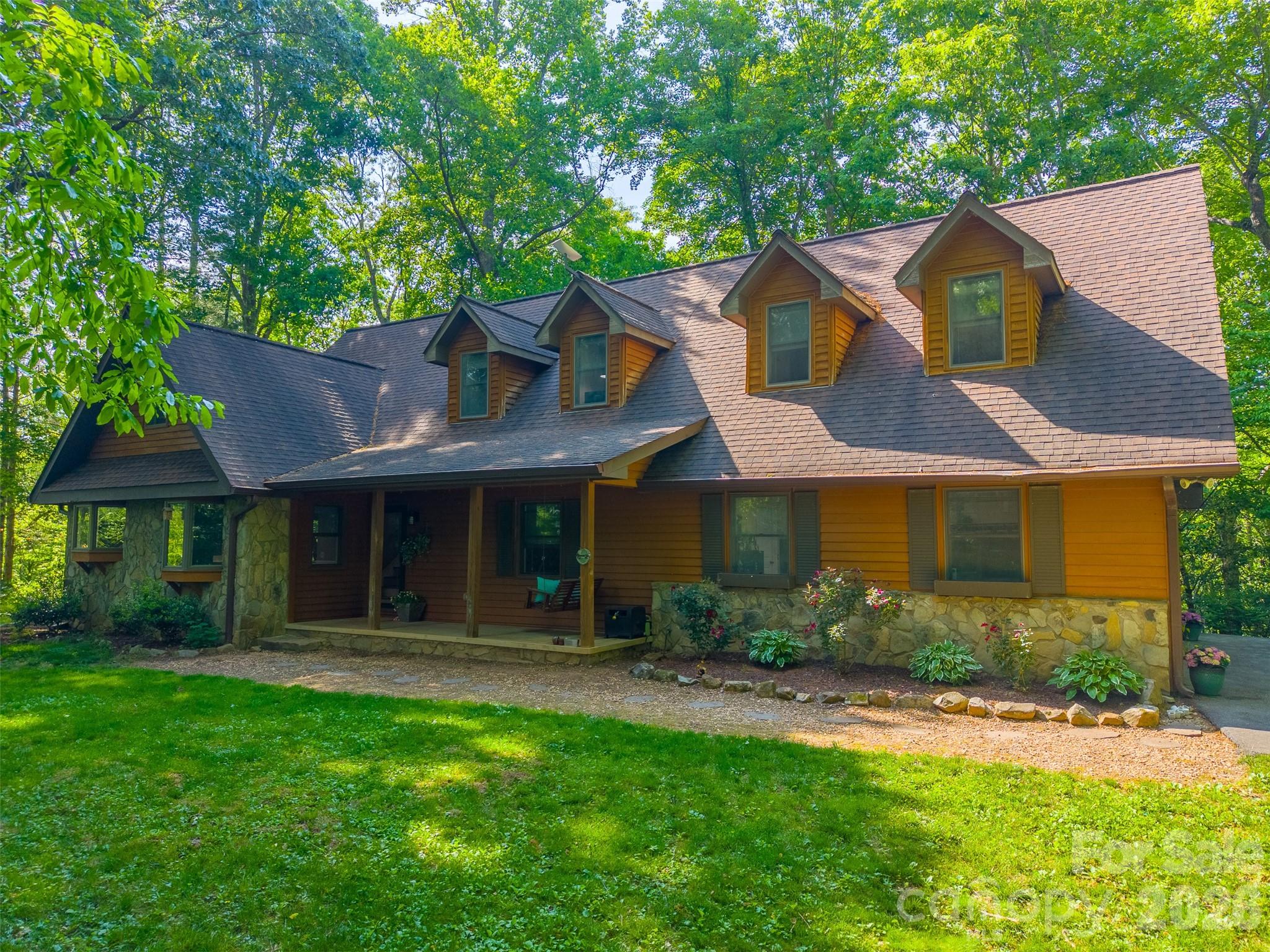 171 High Splendor Road — Robbinsville