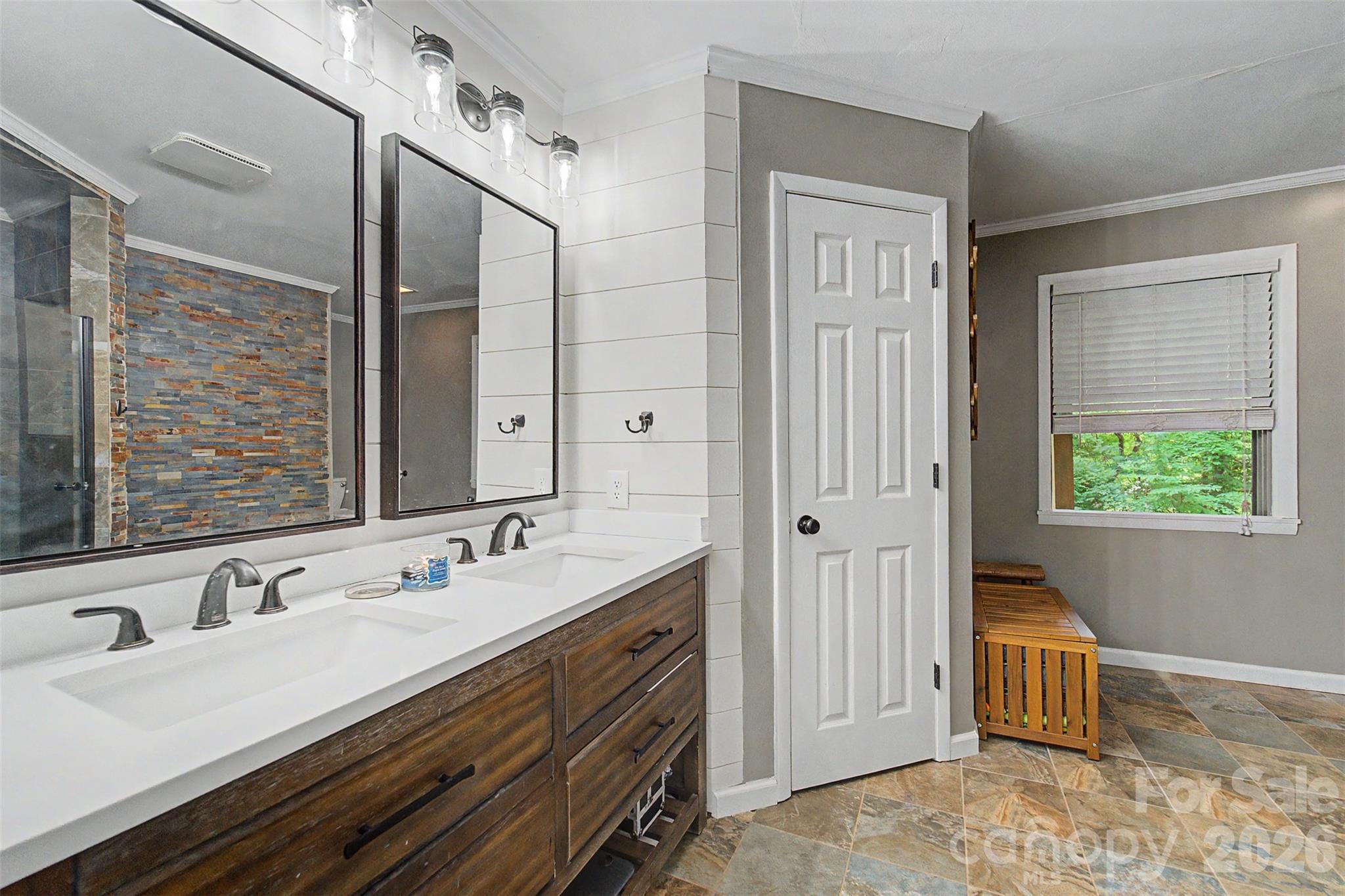 171 High Splendor Road — Robbinsville