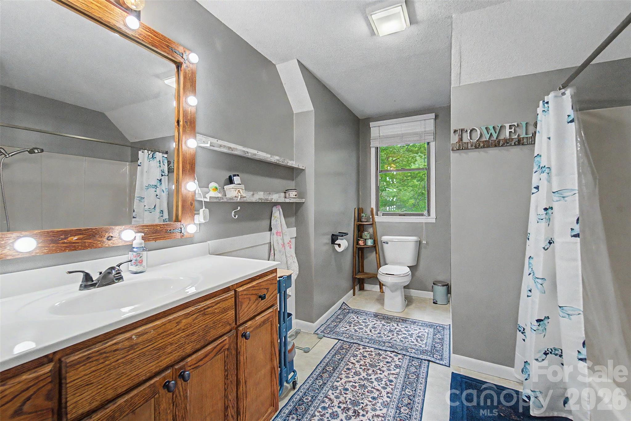 171 High Splendor Road — Robbinsville