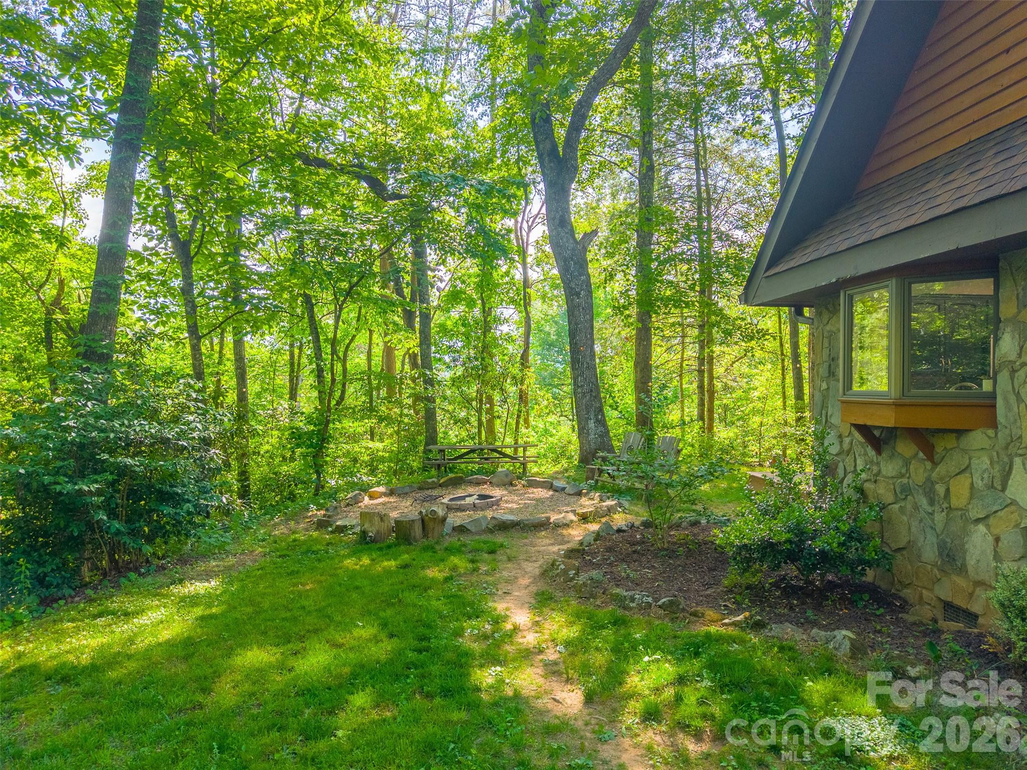 171 High Splendor Road — Robbinsville
