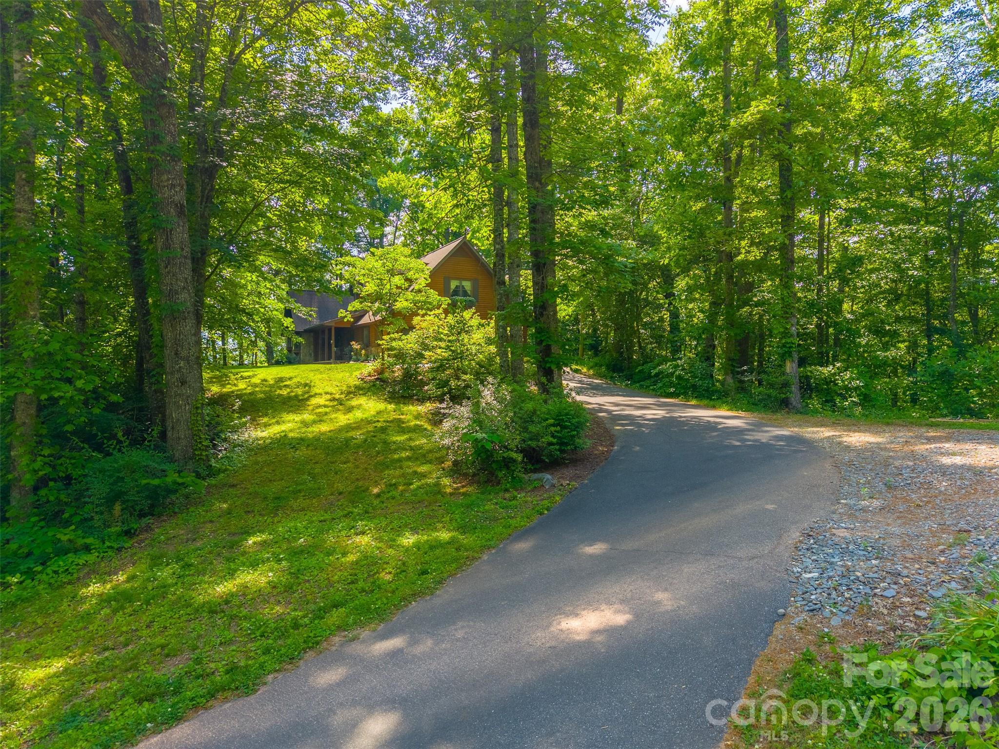 171 High Splendor Road — Robbinsville