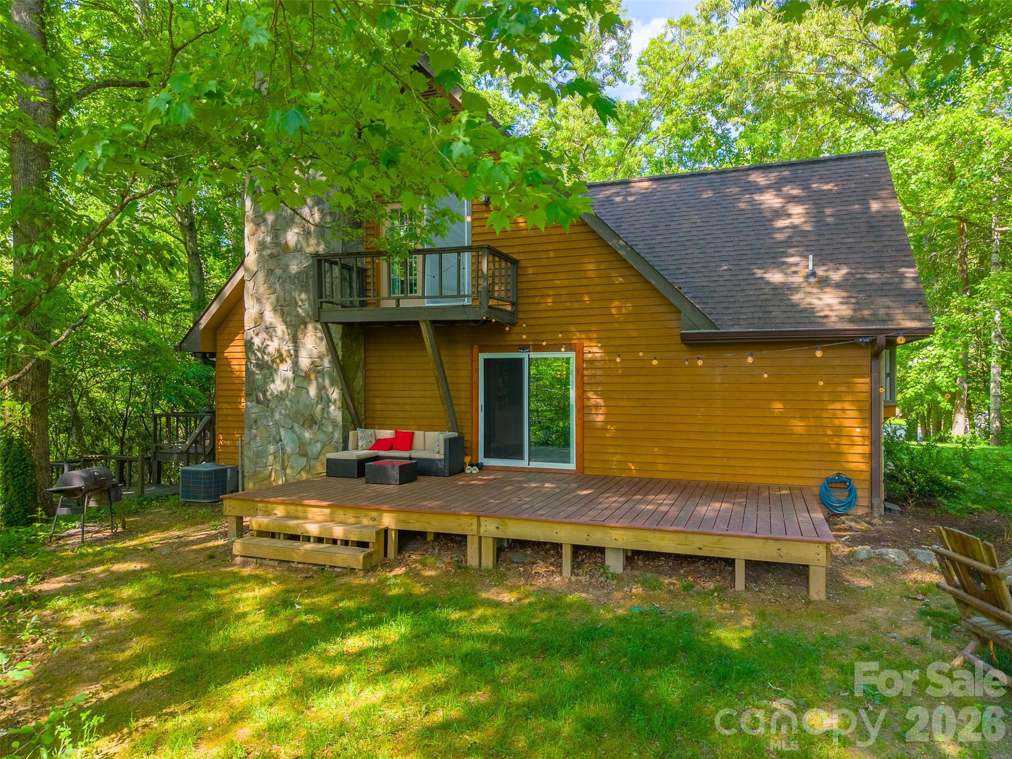 171 High Splendor Road — Robbinsville