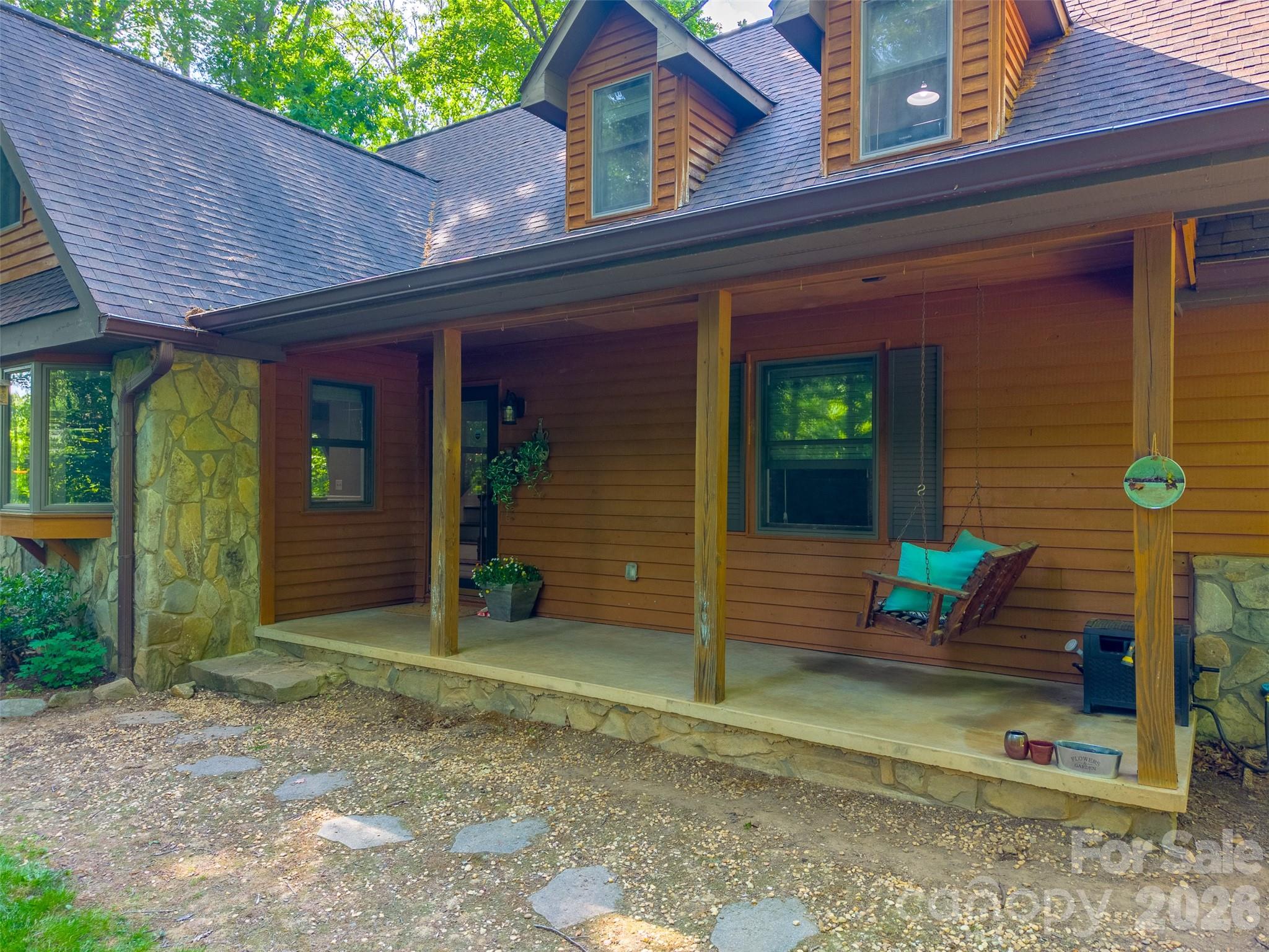 171 High Splendor Road — Robbinsville