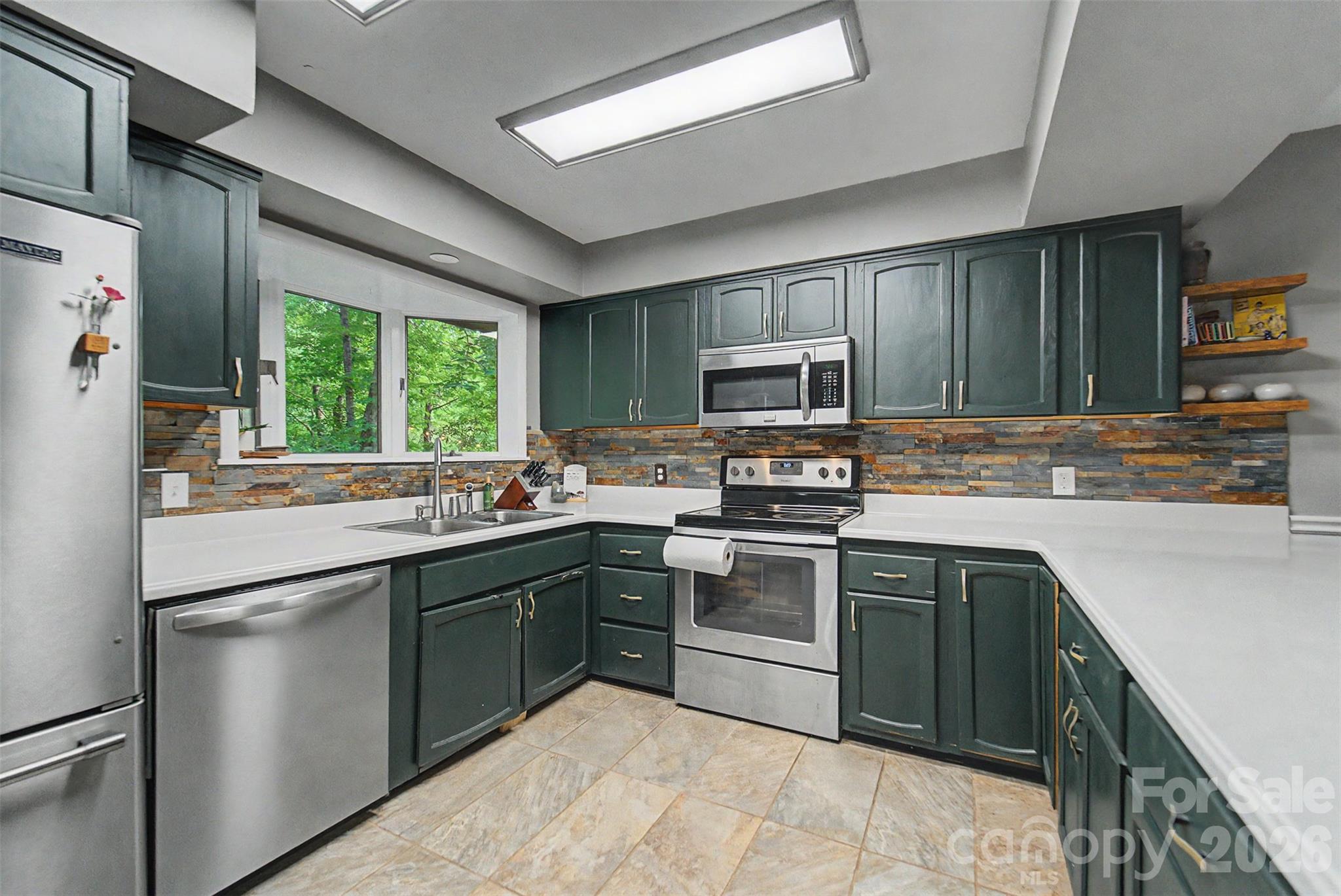 171 High Splendor Road — Robbinsville