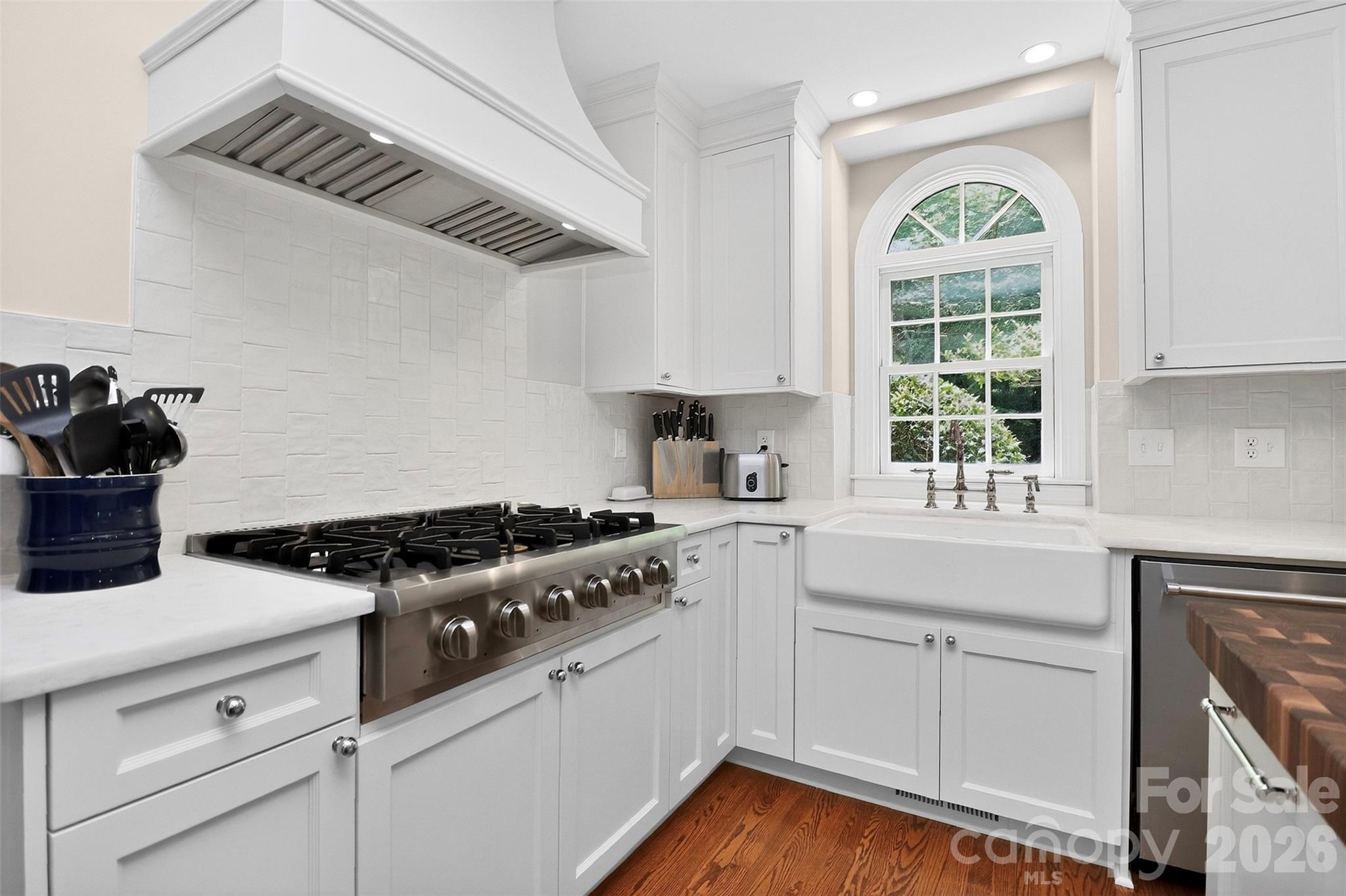 300 Quill Lane — Matthews