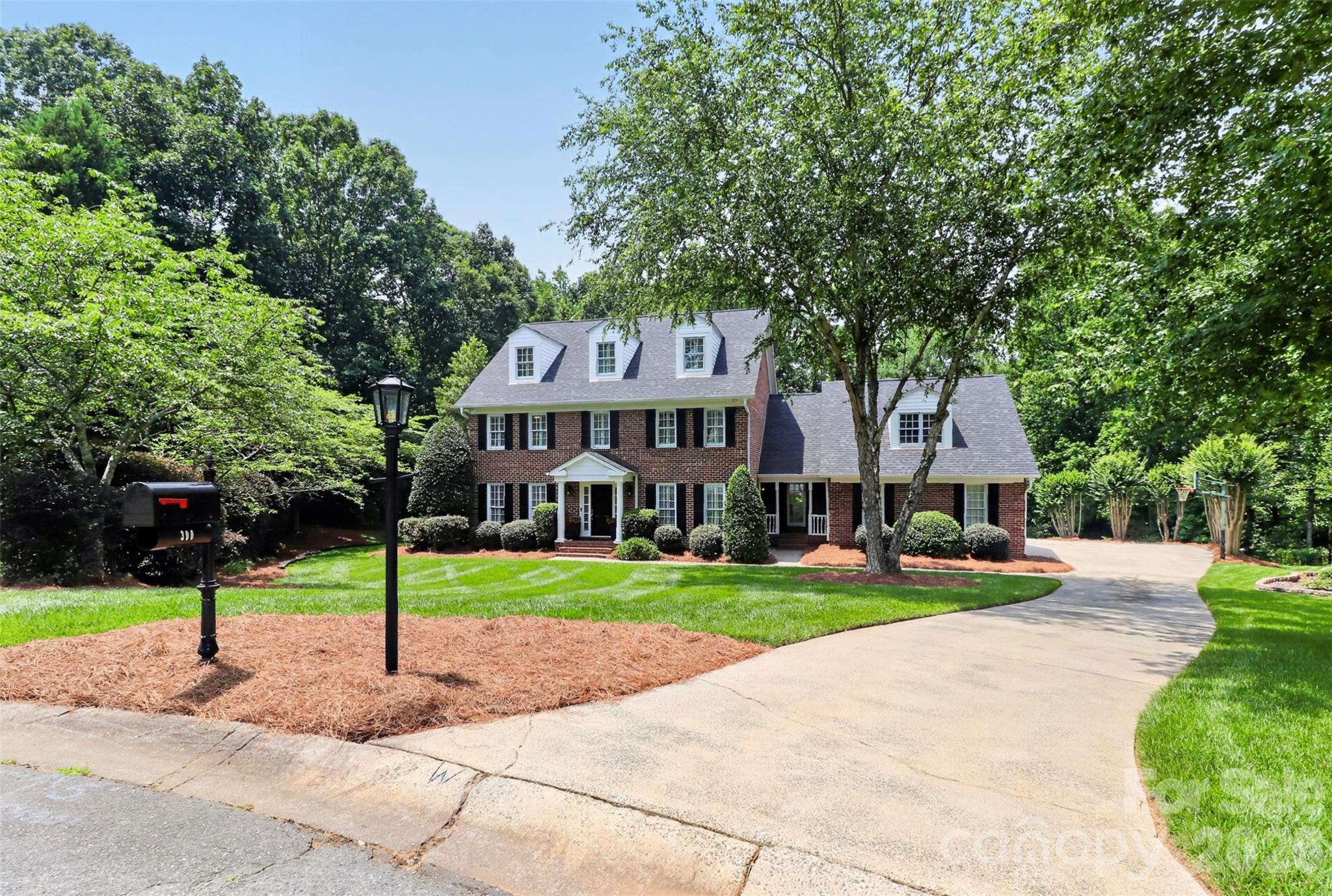 300 Quill Lane — Matthews