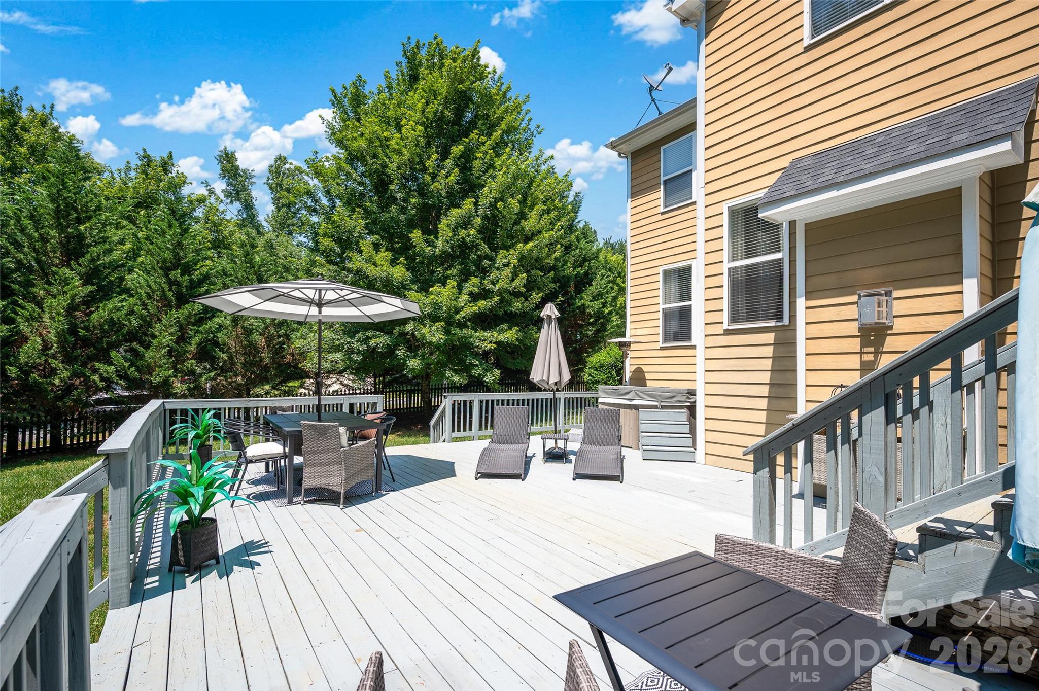 10104 Treetop Lane — Cornelius