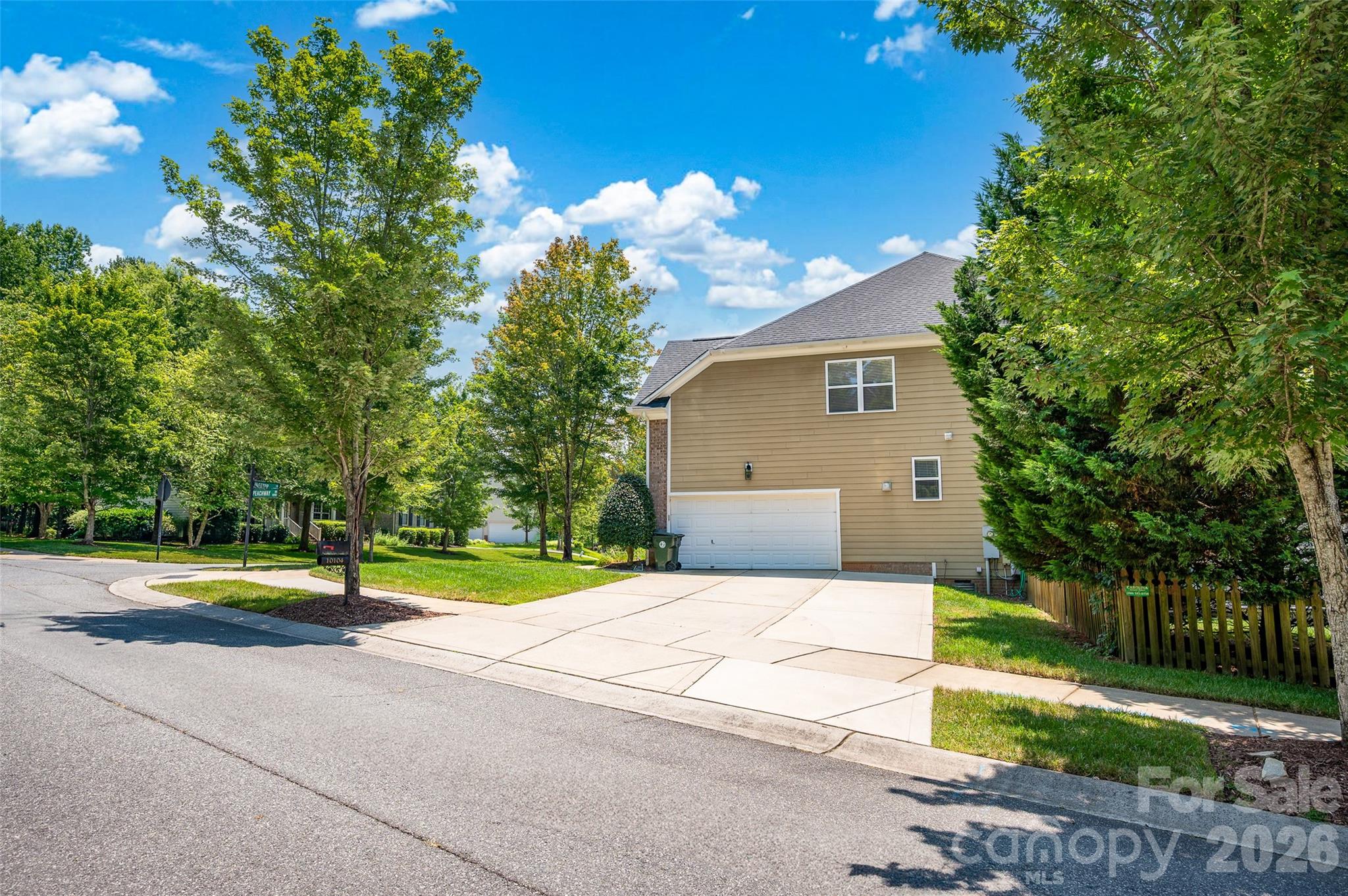 10104 Treetop Lane — Cornelius