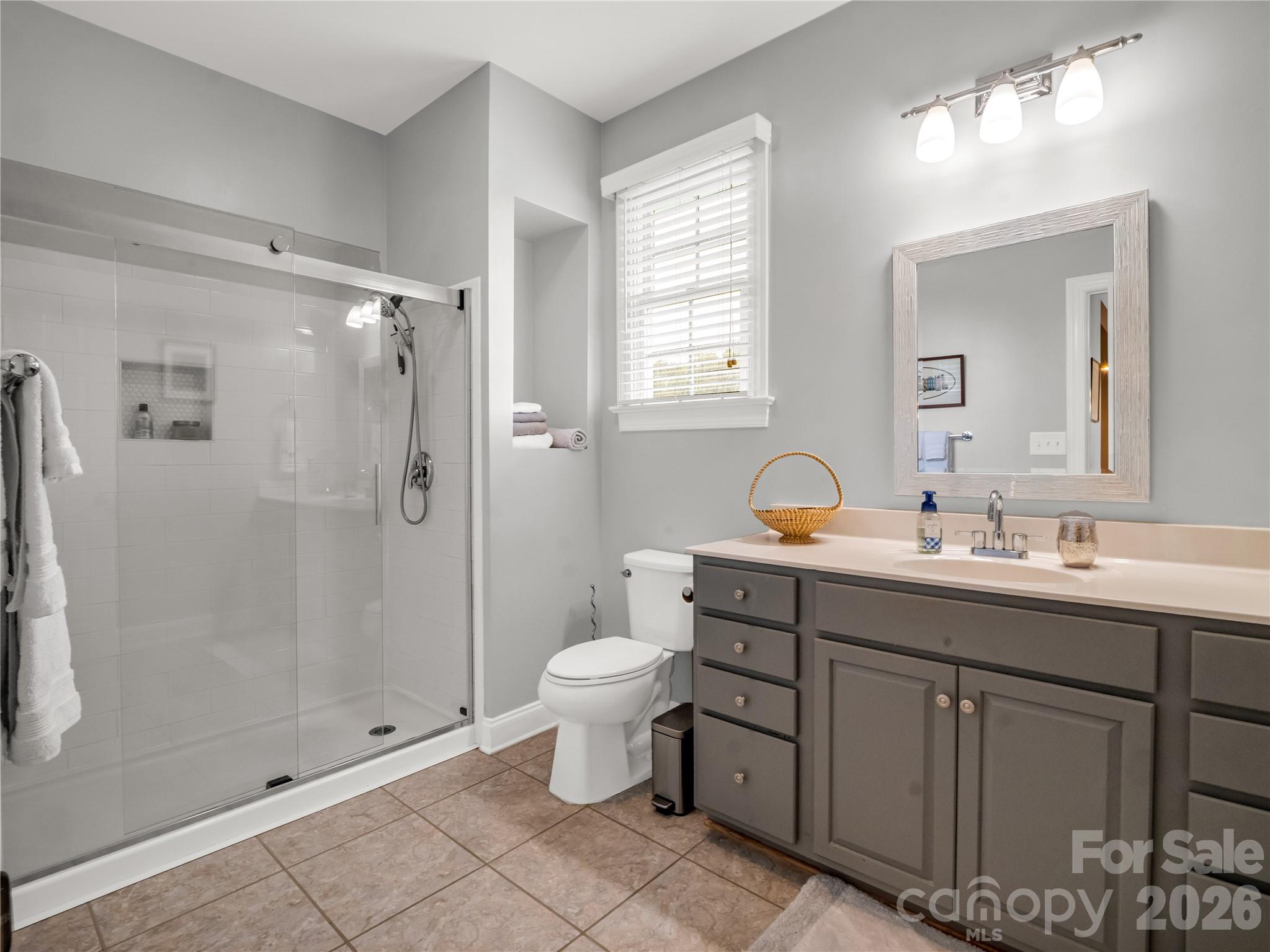 167 Green Meadows Drive — Forest City