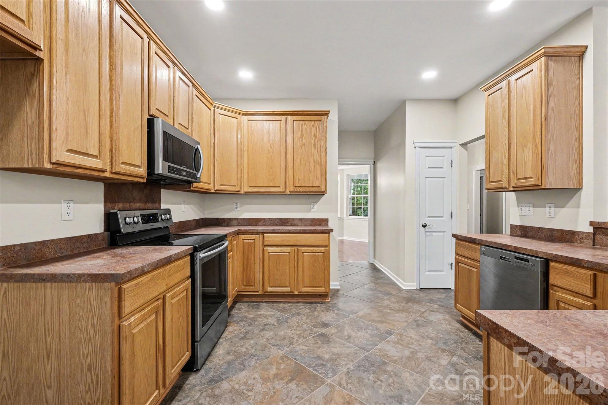 6228 Colonial Garden Drive — Huntersville