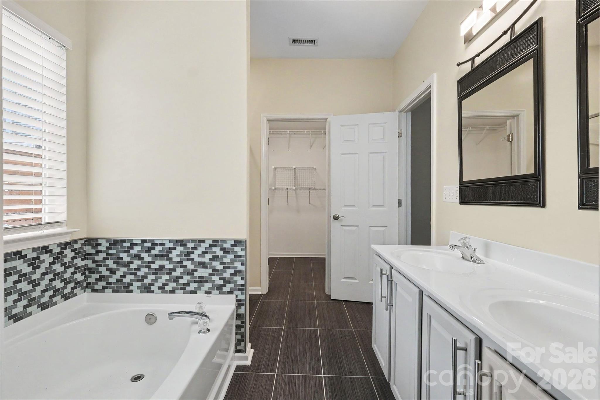 6228 Colonial Garden Drive — Huntersville