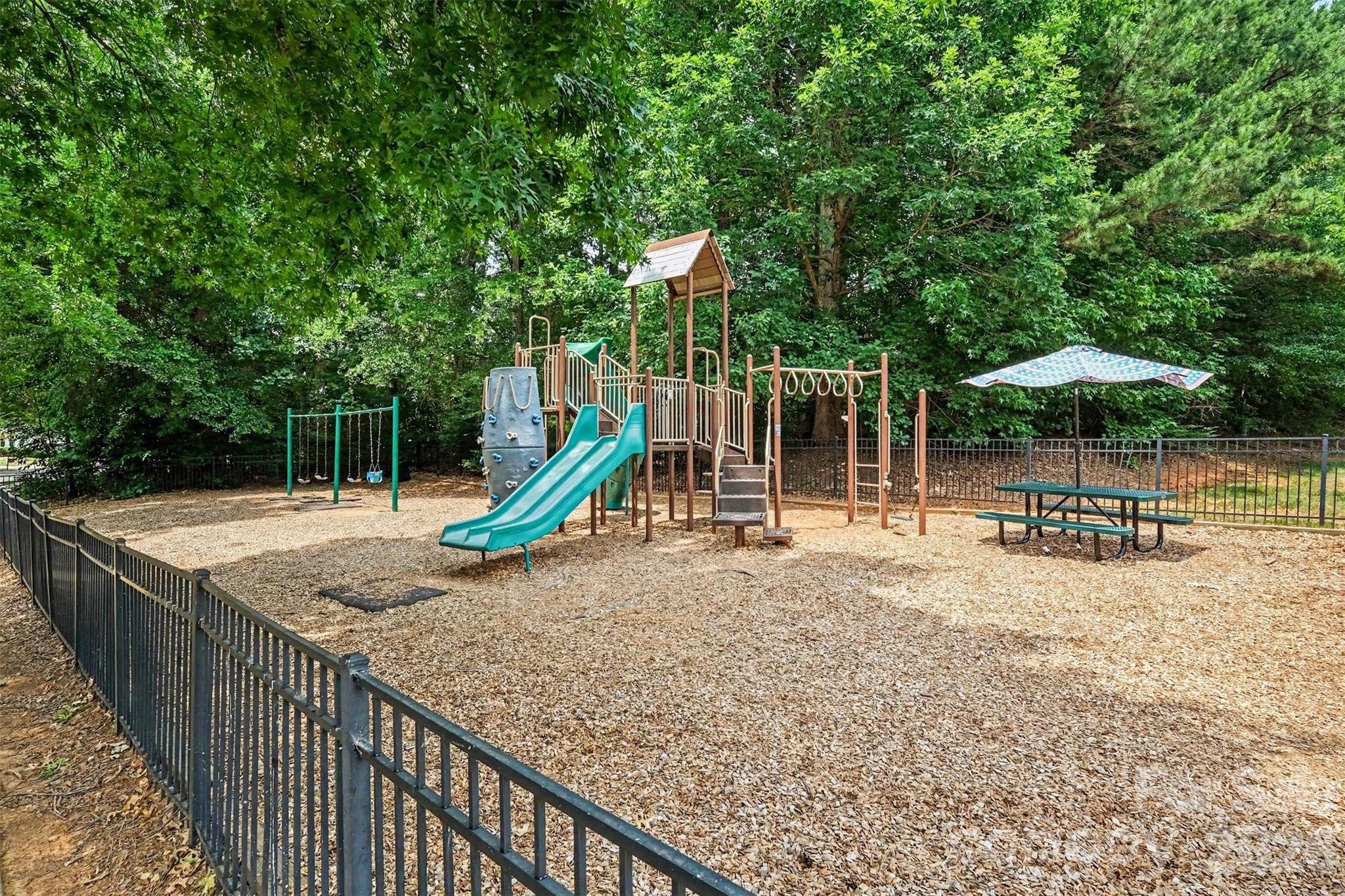 6228 Colonial Garden Drive — Huntersville