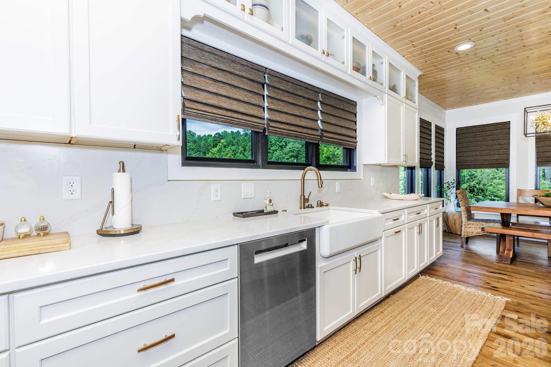 273 Alarka Point — Bryson City