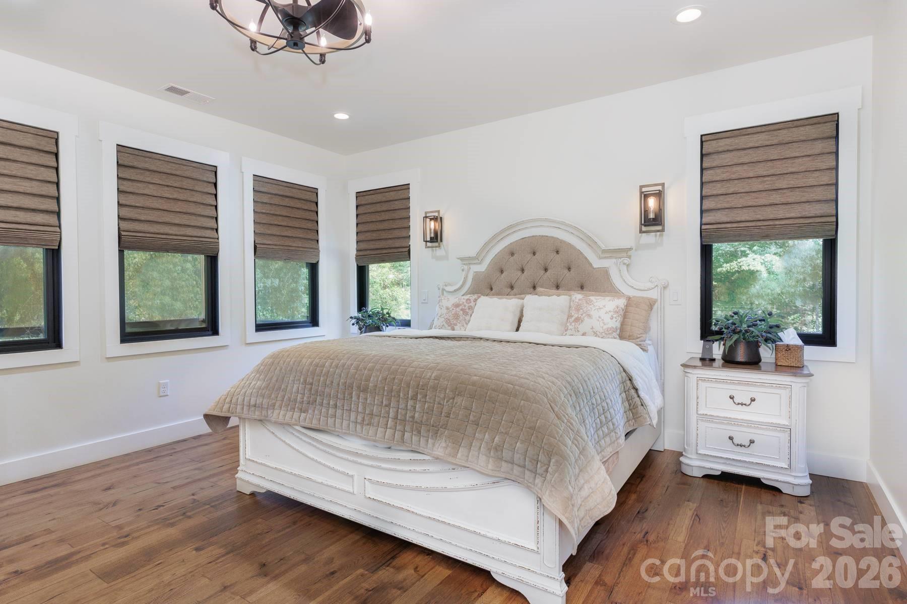 273 Alarka Point — Bryson City