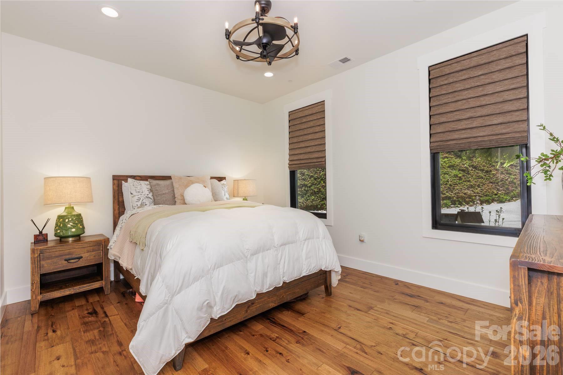 273 Alarka Point — Bryson City