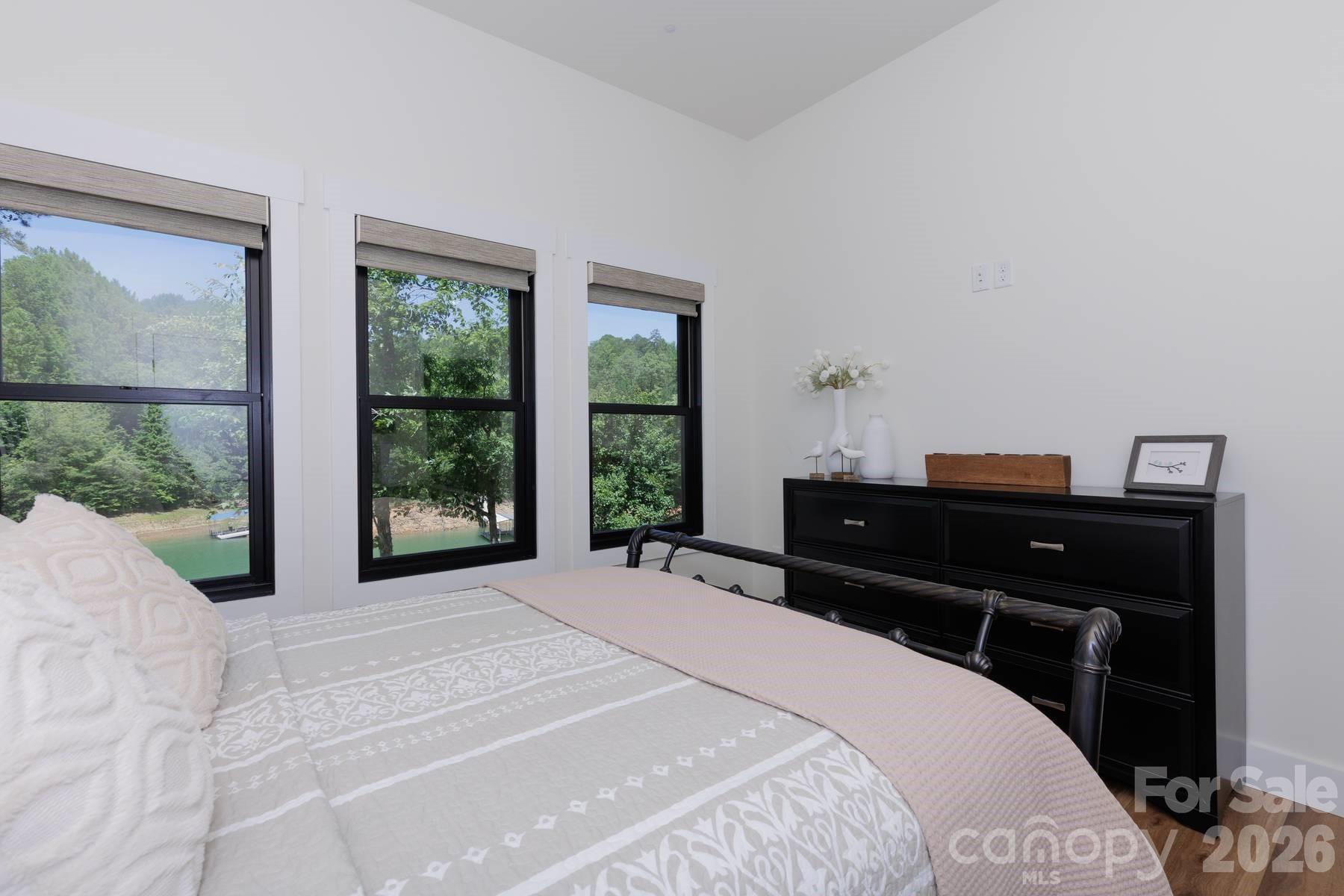 273 Alarka Point — Bryson City