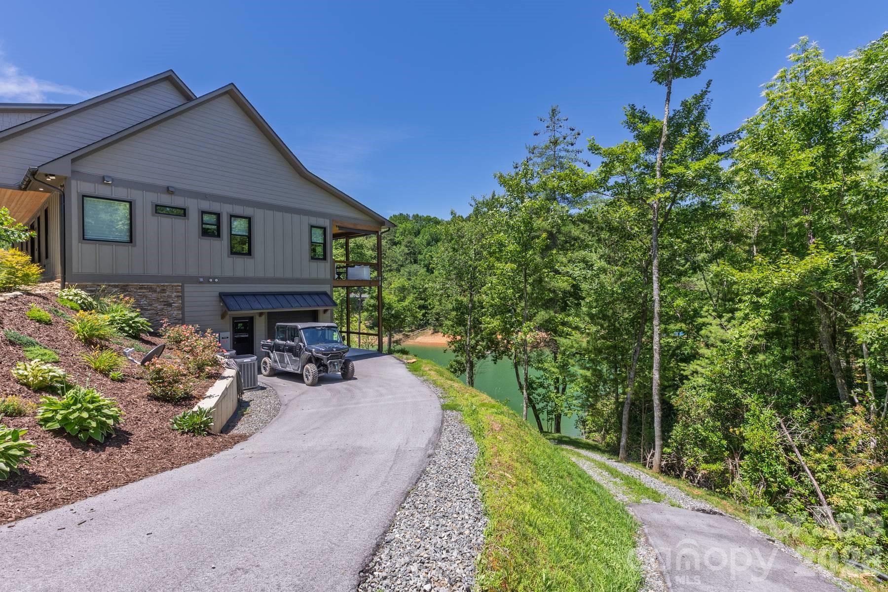 273 Alarka Point — Bryson City