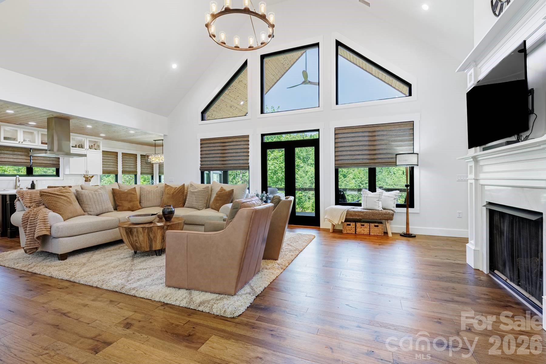 273 Alarka Point — Bryson City