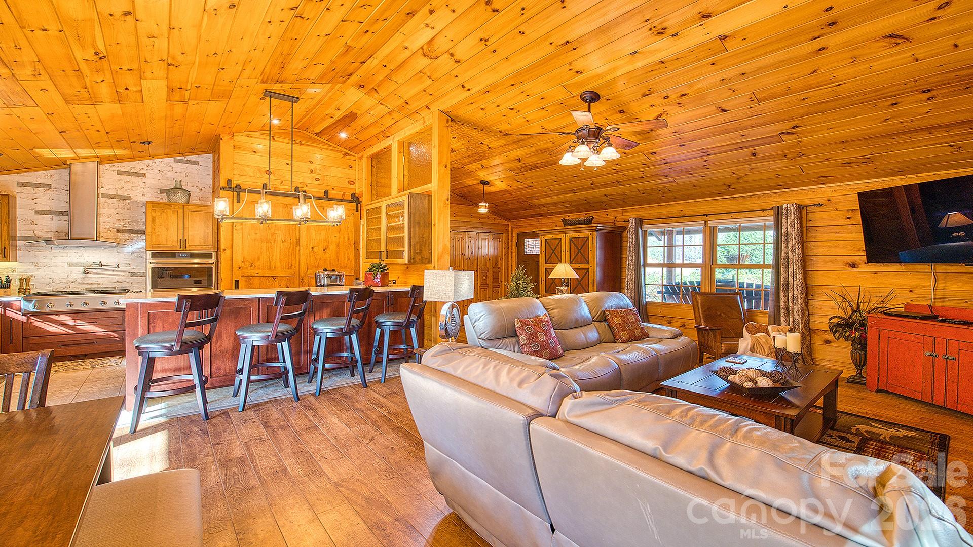 41 Nanny Patch Cove — Maggie Valley