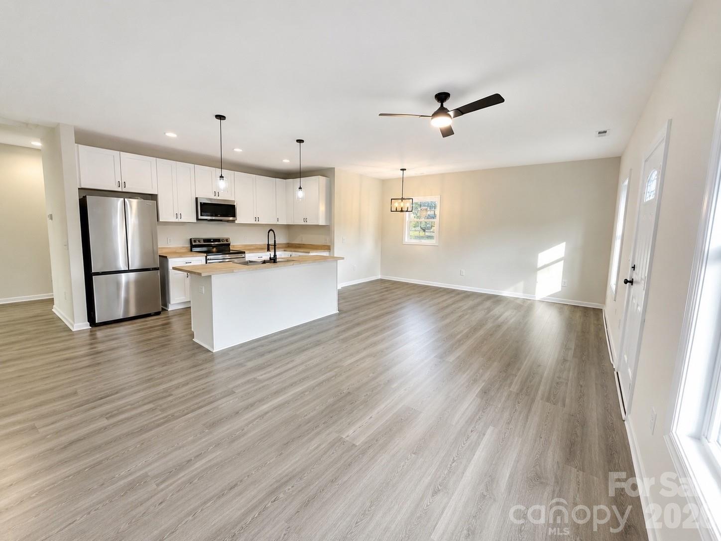 302 White Street — Cherryville